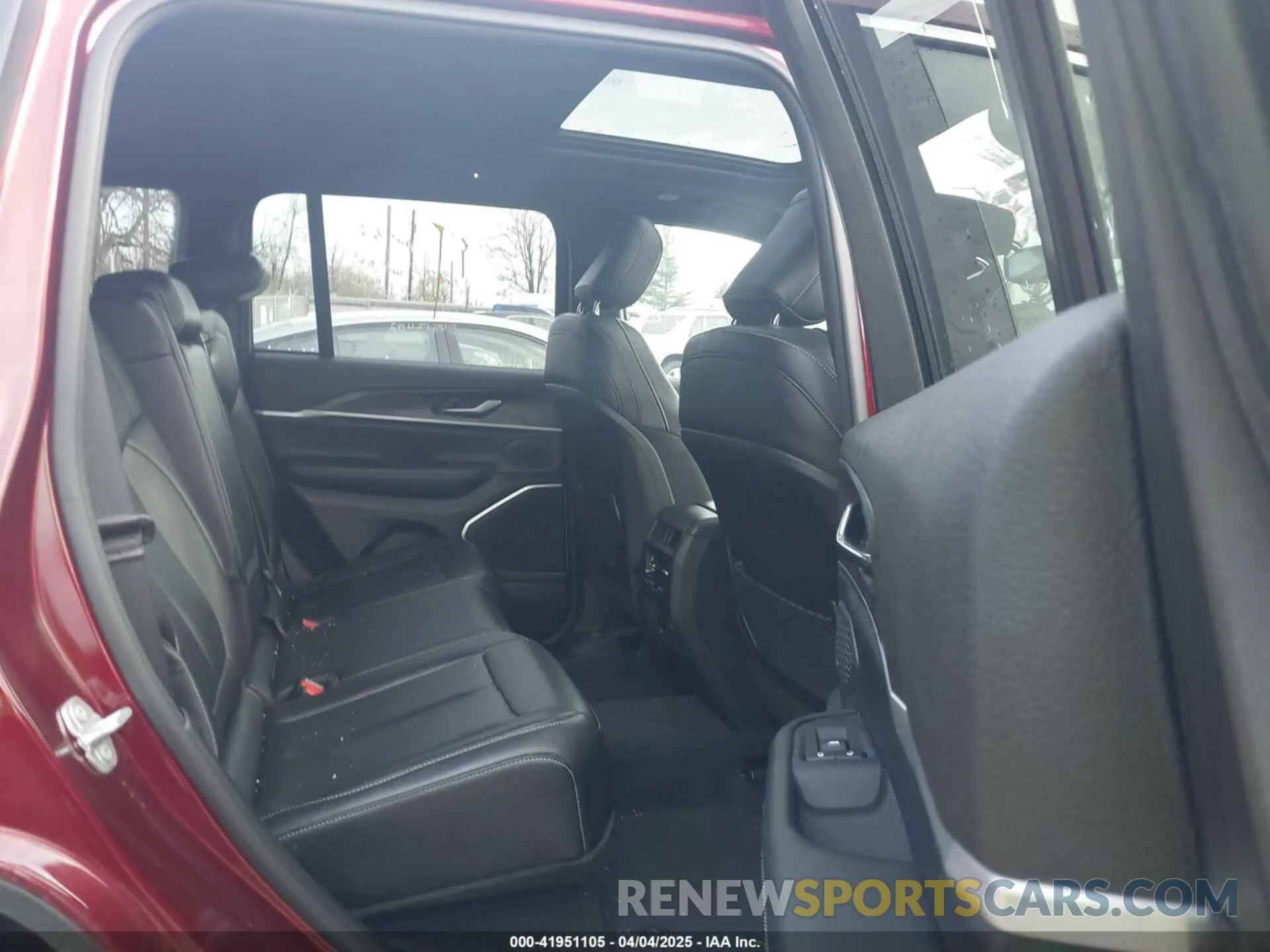 8 fotografías del automóvil dañado 1C4RJYB67RC124833 JEEP GRAND CHEROKEE 4XE 2024