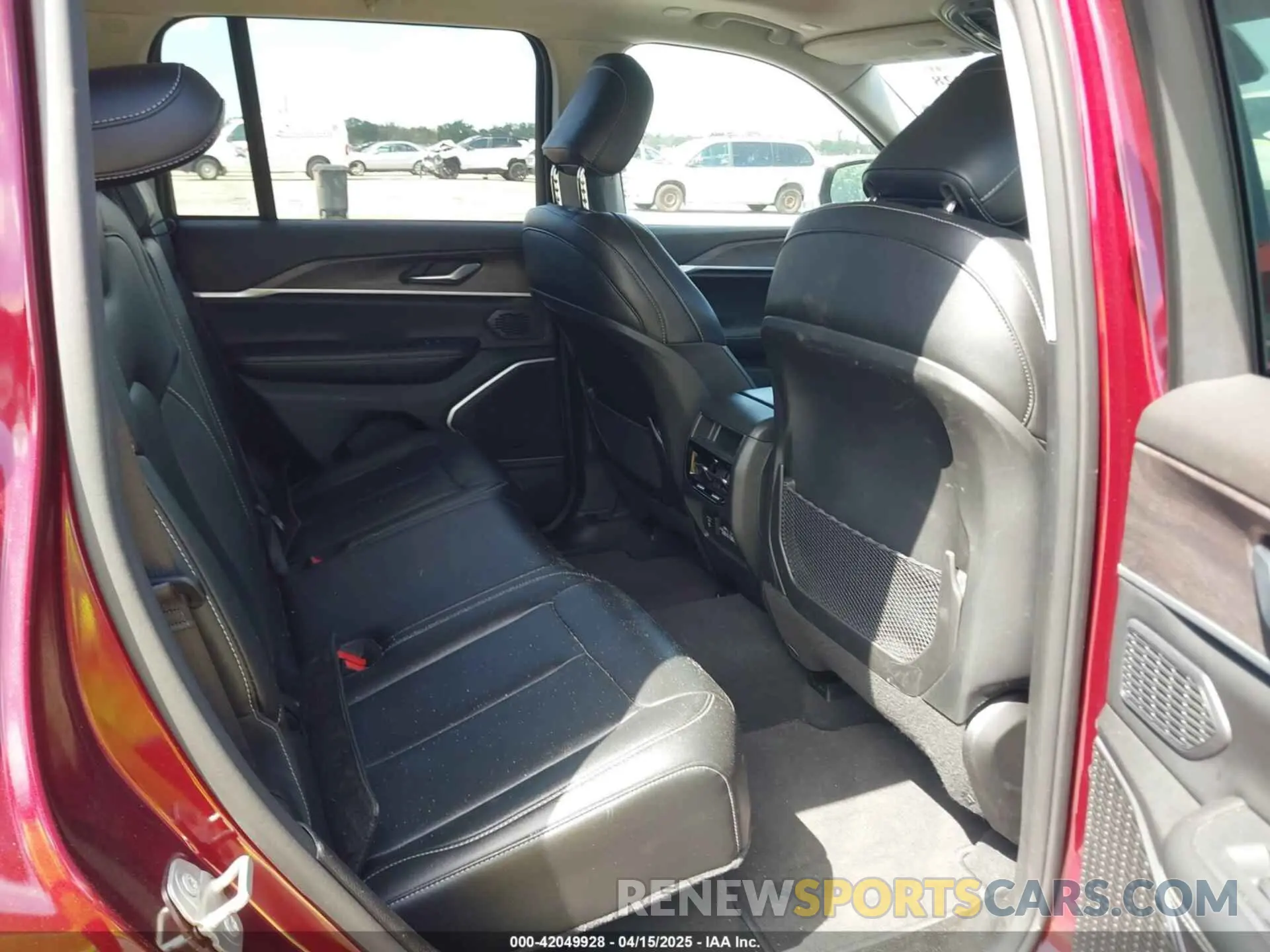 8 fotografías del automóvil dañado 1C4RJYB67RC710397 JEEP GRAND CHEROKEE 4XE 2024