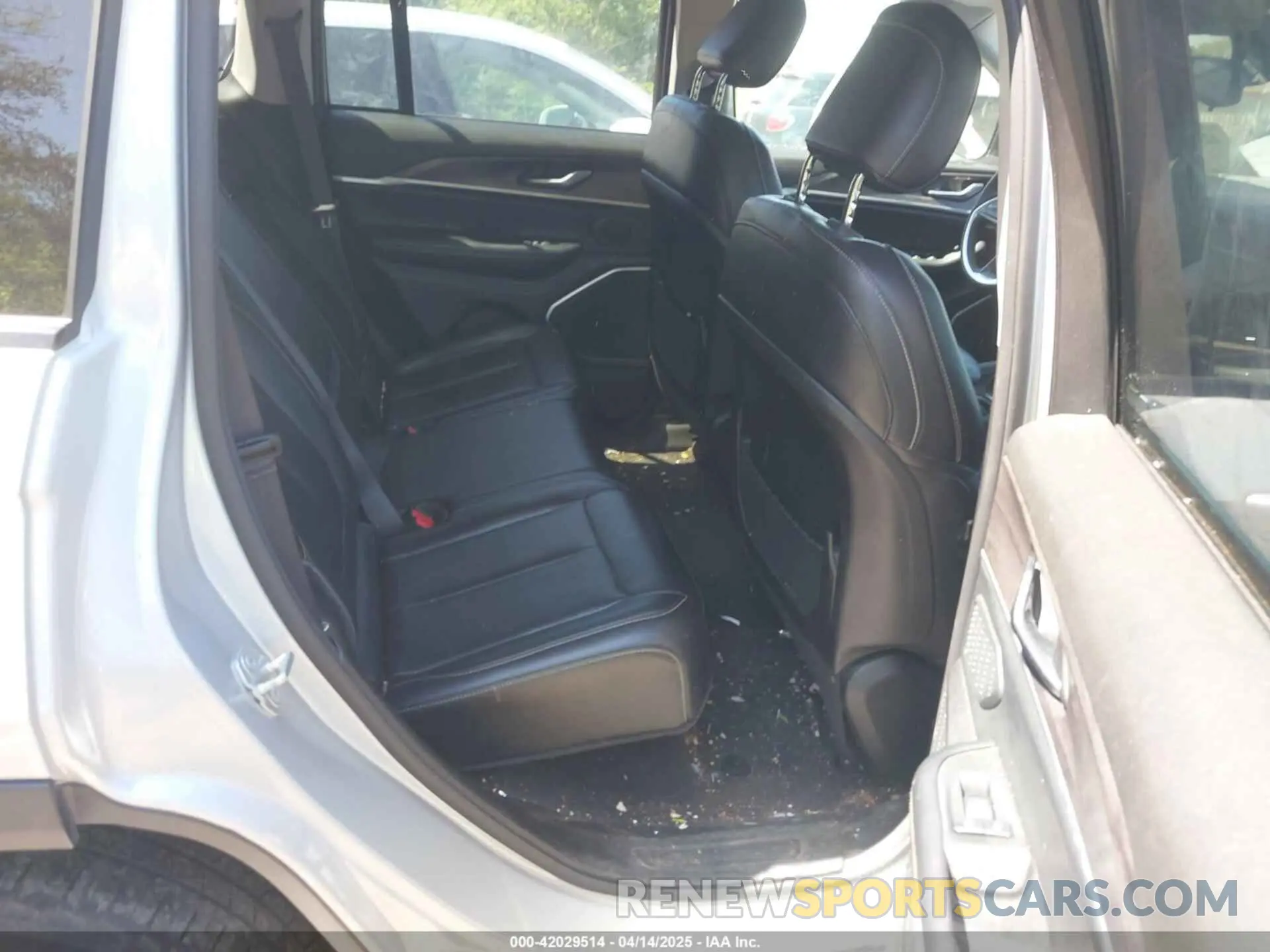 8 fotografías del automóvil dañado 1C4RJYB68RC720727 JEEP GRAND CHEROKEE 4XE 2024