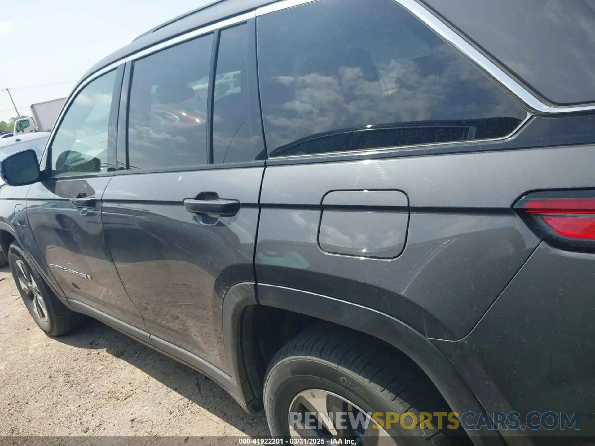 13 fotografías del automóvil dañado 1C4RJYB69RC116328 JEEP GRAND CHEROKEE 4XE 2024
