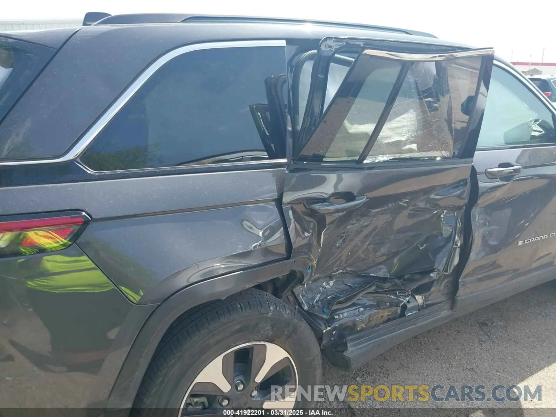 6 fotografías del automóvil dañado 1C4RJYB69RC116328 JEEP GRAND CHEROKEE 4XE 2024