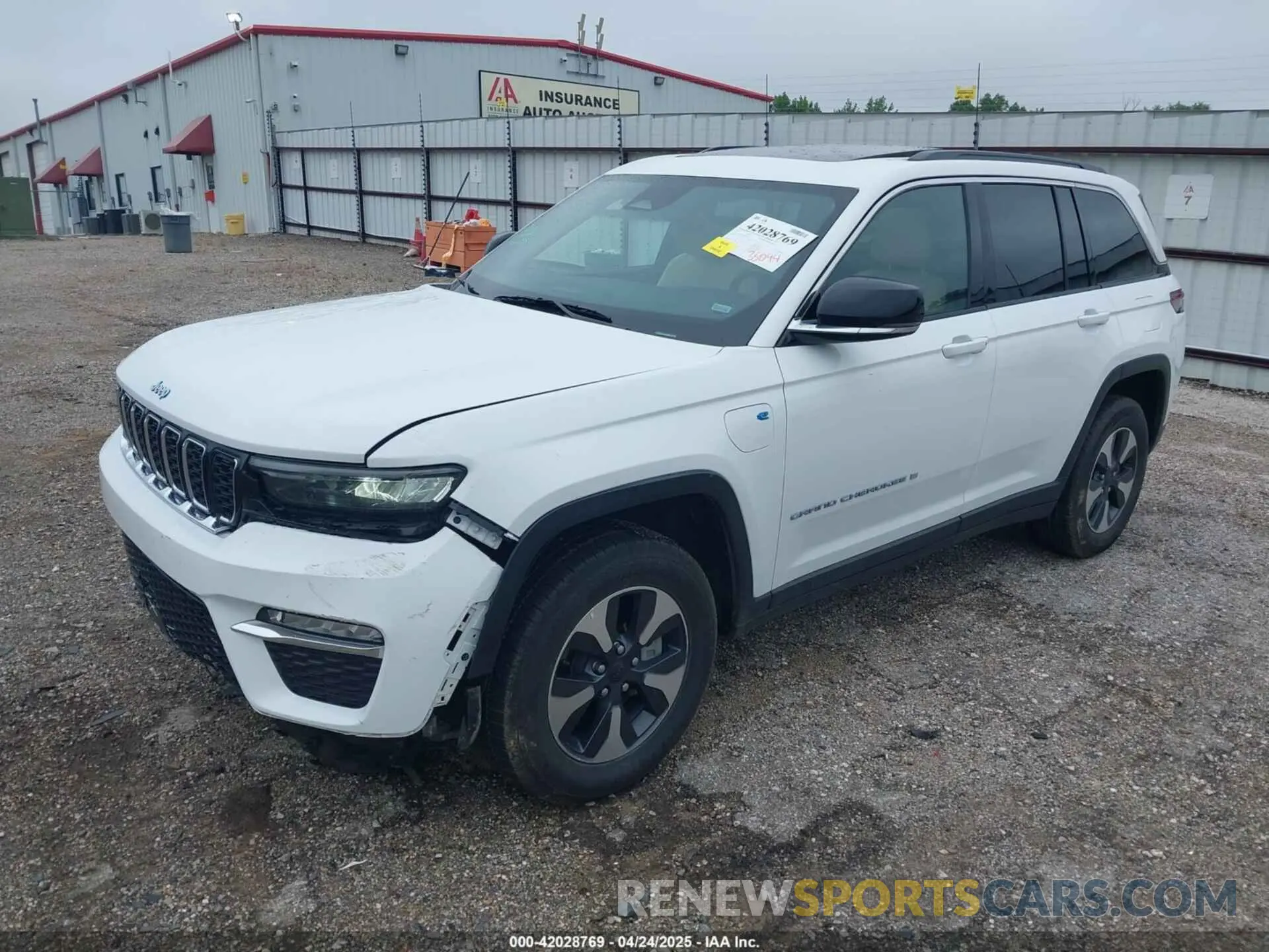 2 fotografías del automóvil dañado 1C4RJYB6XR8519110 JEEP GRAND CHEROKEE 4XE 2024