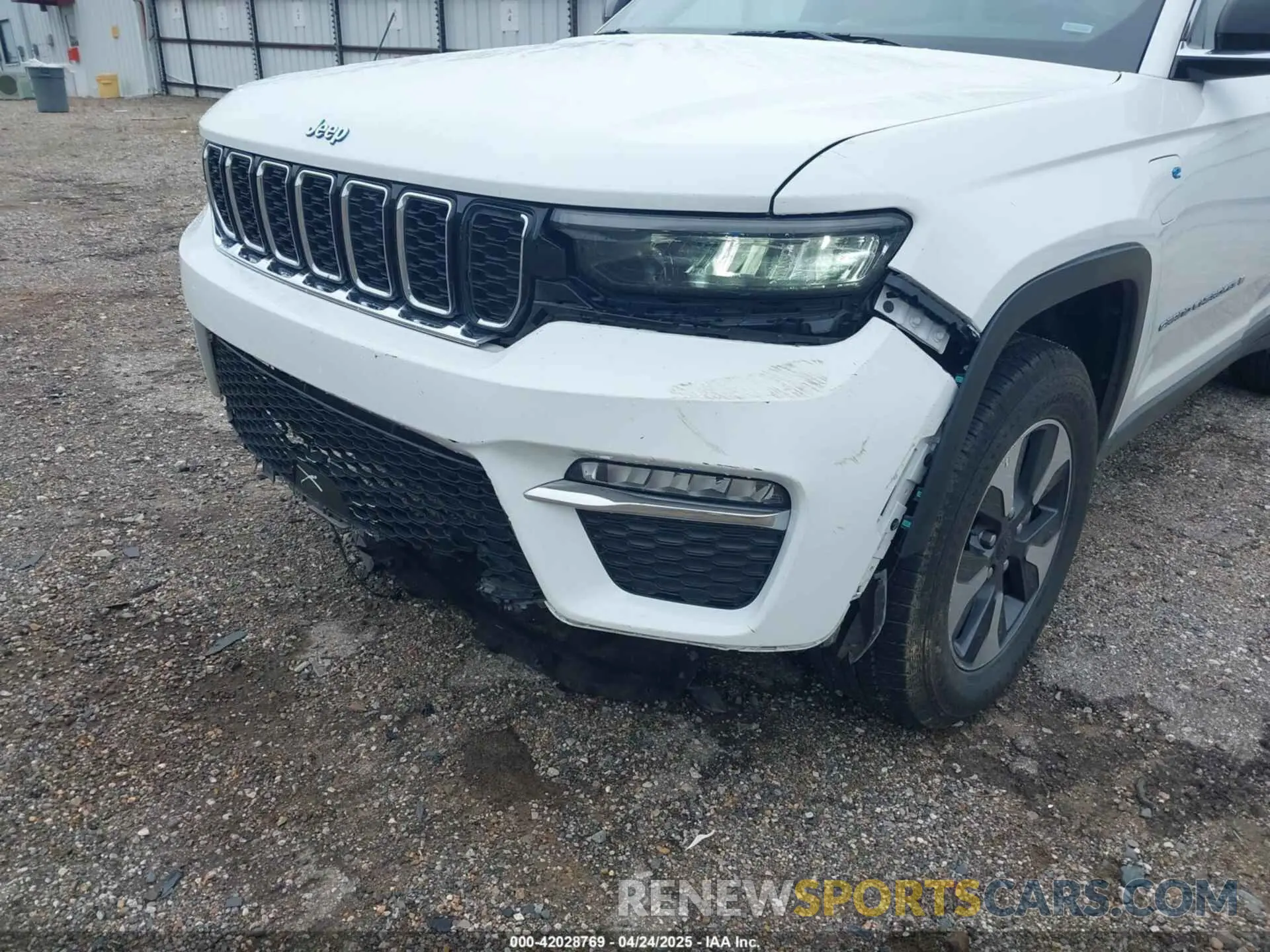 6 fotografías del automóvil dañado 1C4RJYB6XR8519110 JEEP GRAND CHEROKEE 4XE 2024