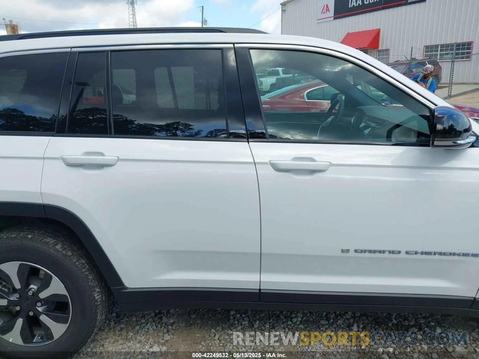 13 fotografías del automóvil dañado 1C4RJYB6XRC129539 JEEP GRAND CHEROKEE 4XE 2024