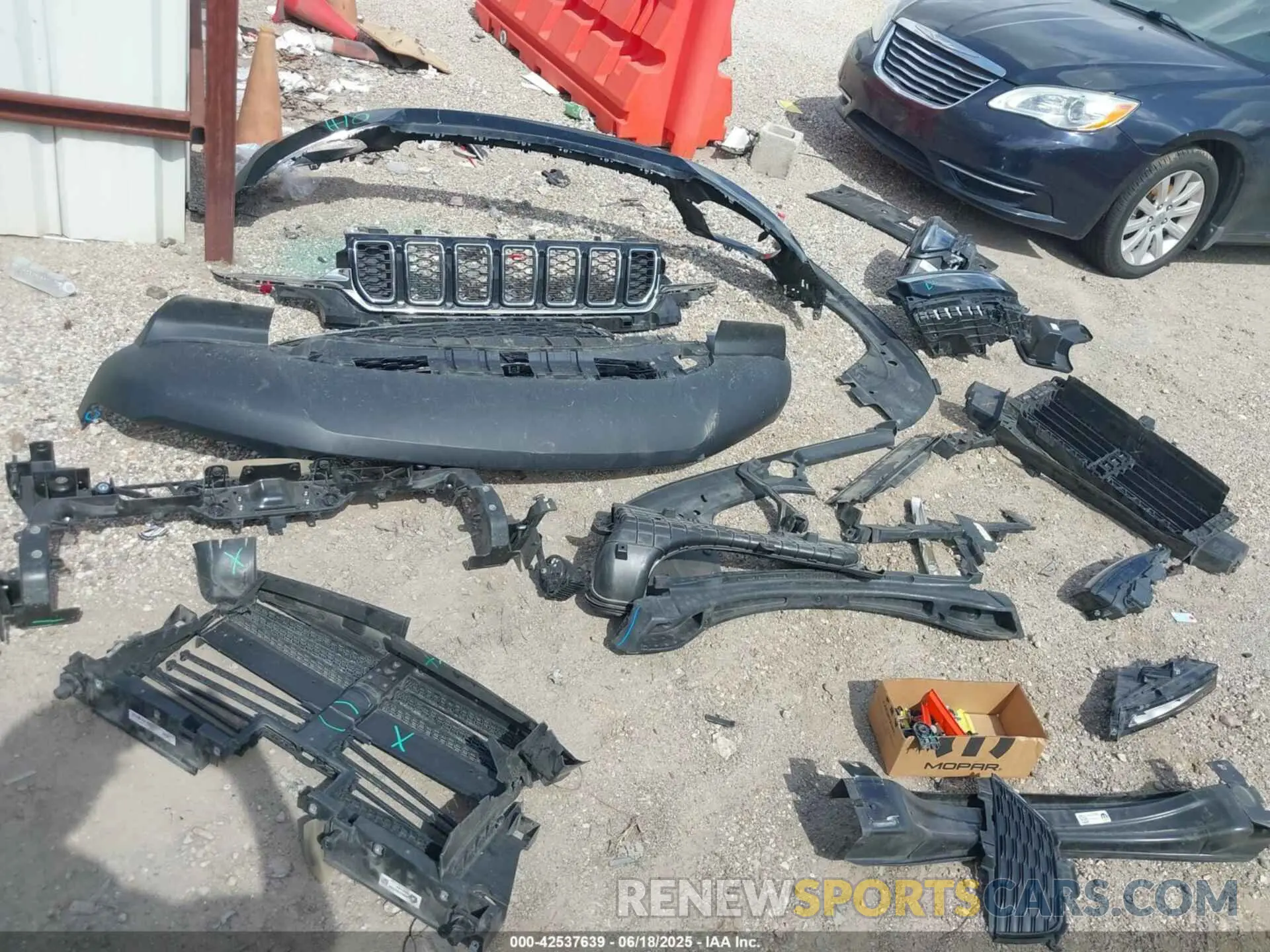 12 fotografías del automóvil dañado 1C4RJYB6XRC181771 JEEP GRAND CHEROKEE 4XE 2024