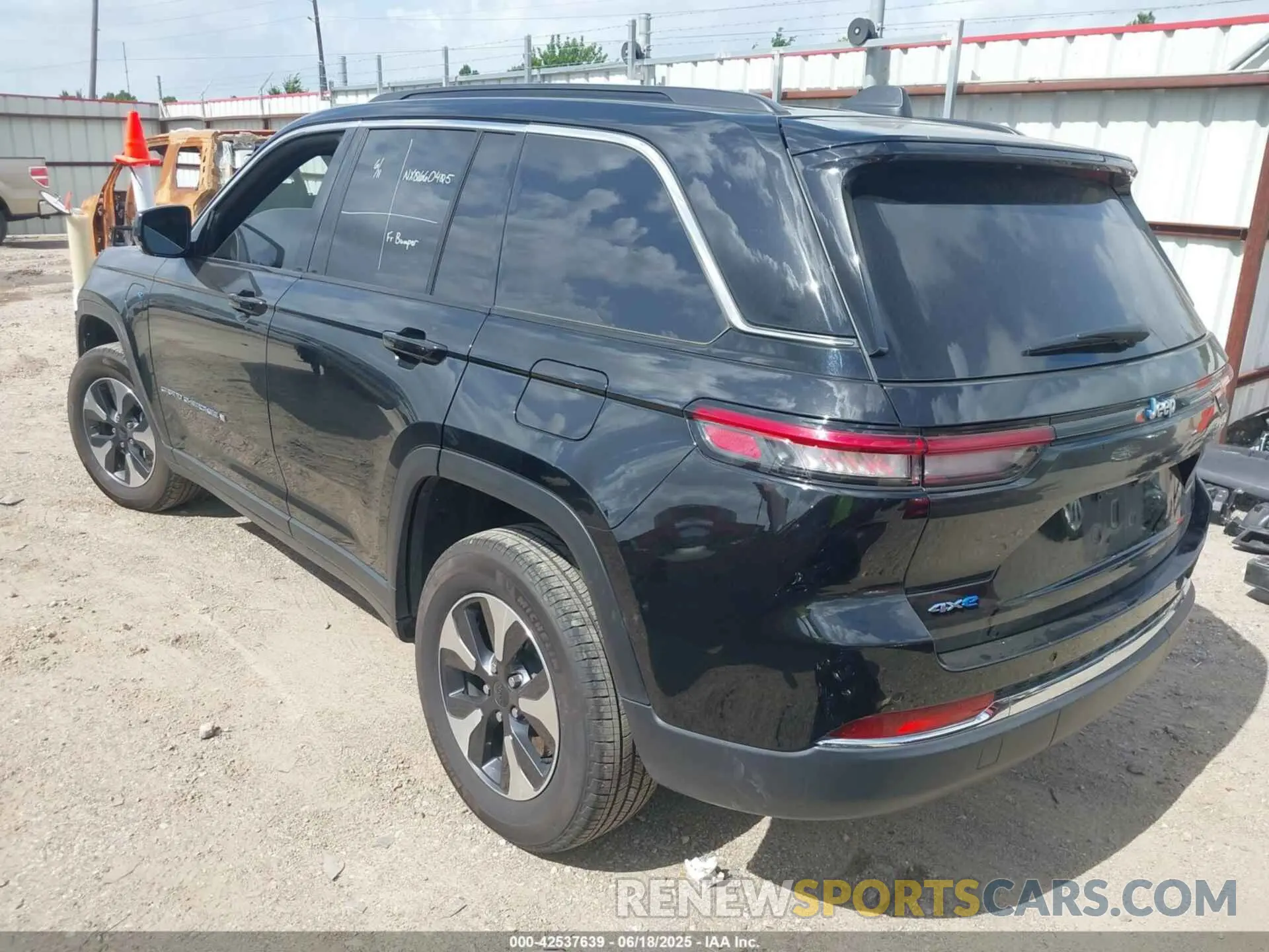 3 fotografías del automóvil dañado 1C4RJYB6XRC181771 JEEP GRAND CHEROKEE 4XE 2024