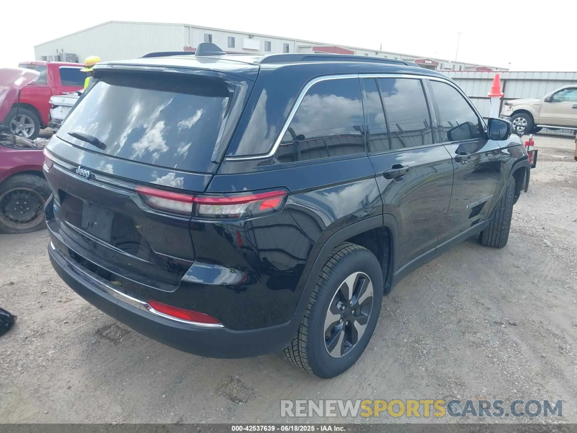 4 fotografías del automóvil dañado 1C4RJYB6XRC181771 JEEP GRAND CHEROKEE 4XE 2024
