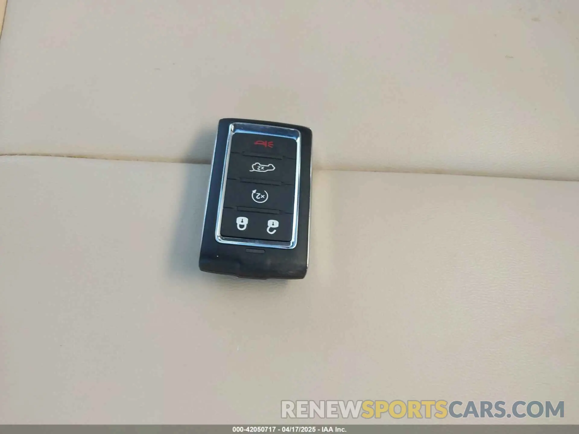 11 fotografías del automóvil dañado 1C4RJYB62S8665930 JEEP GRAND CHEROKEE 4XE 2025