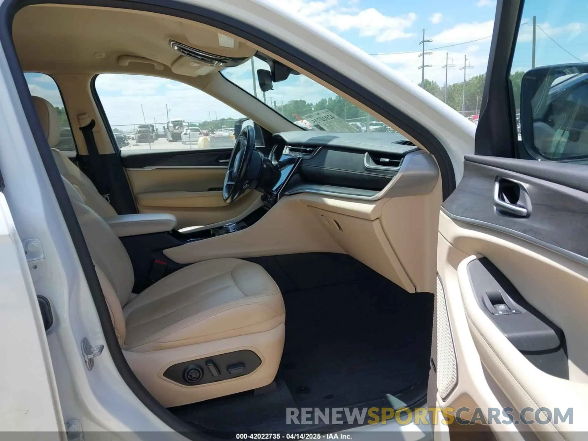5 fotografías del automóvil dañado 1C4RJJBG1M8136228 JEEP GRAND CHEROKEE L 2021