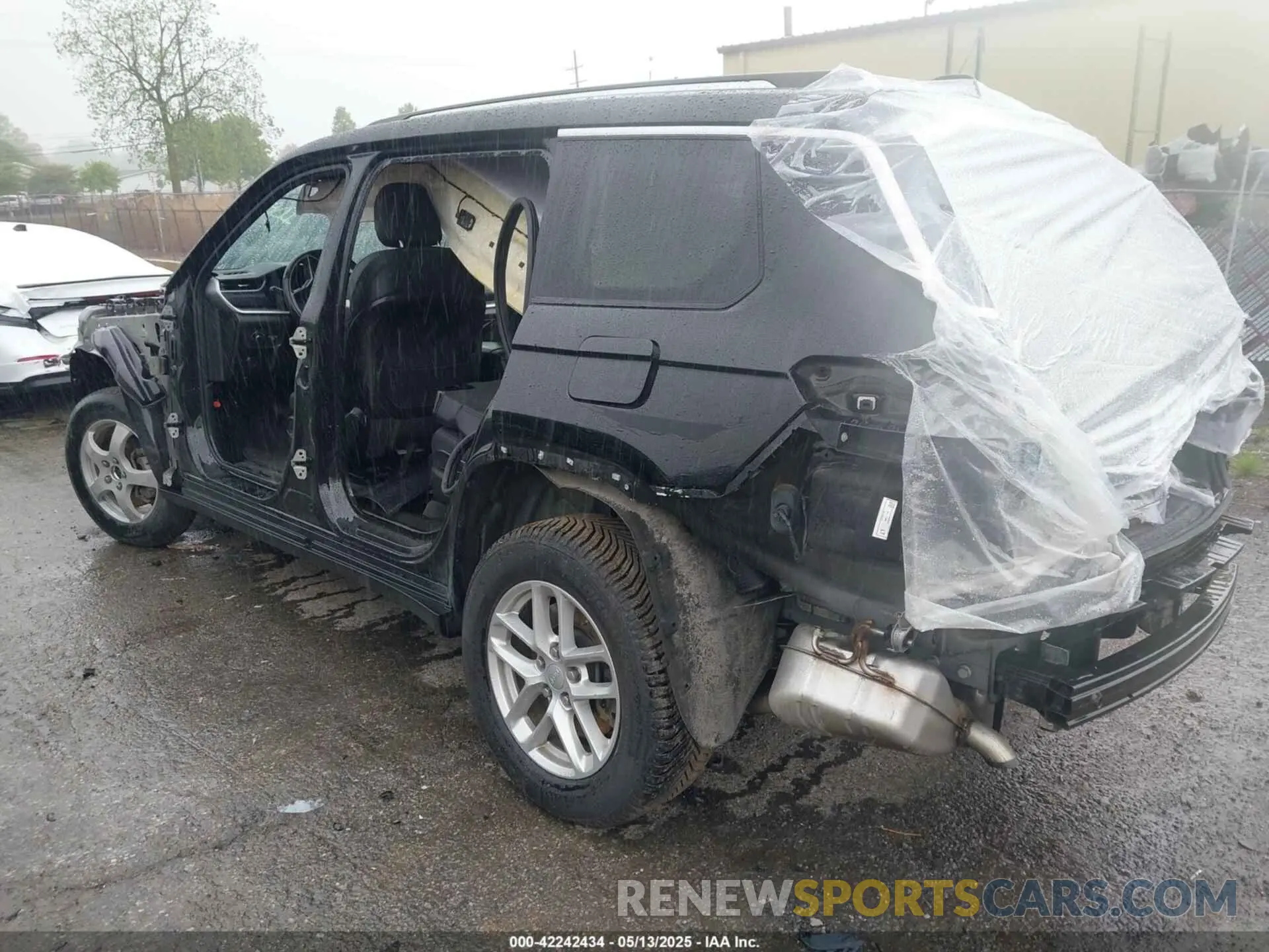 3 fotografías del automóvil dañado 1C4RJKAG3M8172316 JEEP GRAND CHEROKEE L 2021