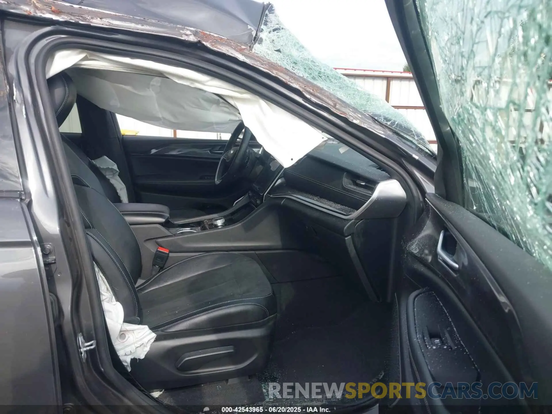 5 fotografías del automóvil dañado 1C4RJKAG5M8209107 JEEP GRAND CHEROKEE L 2021
