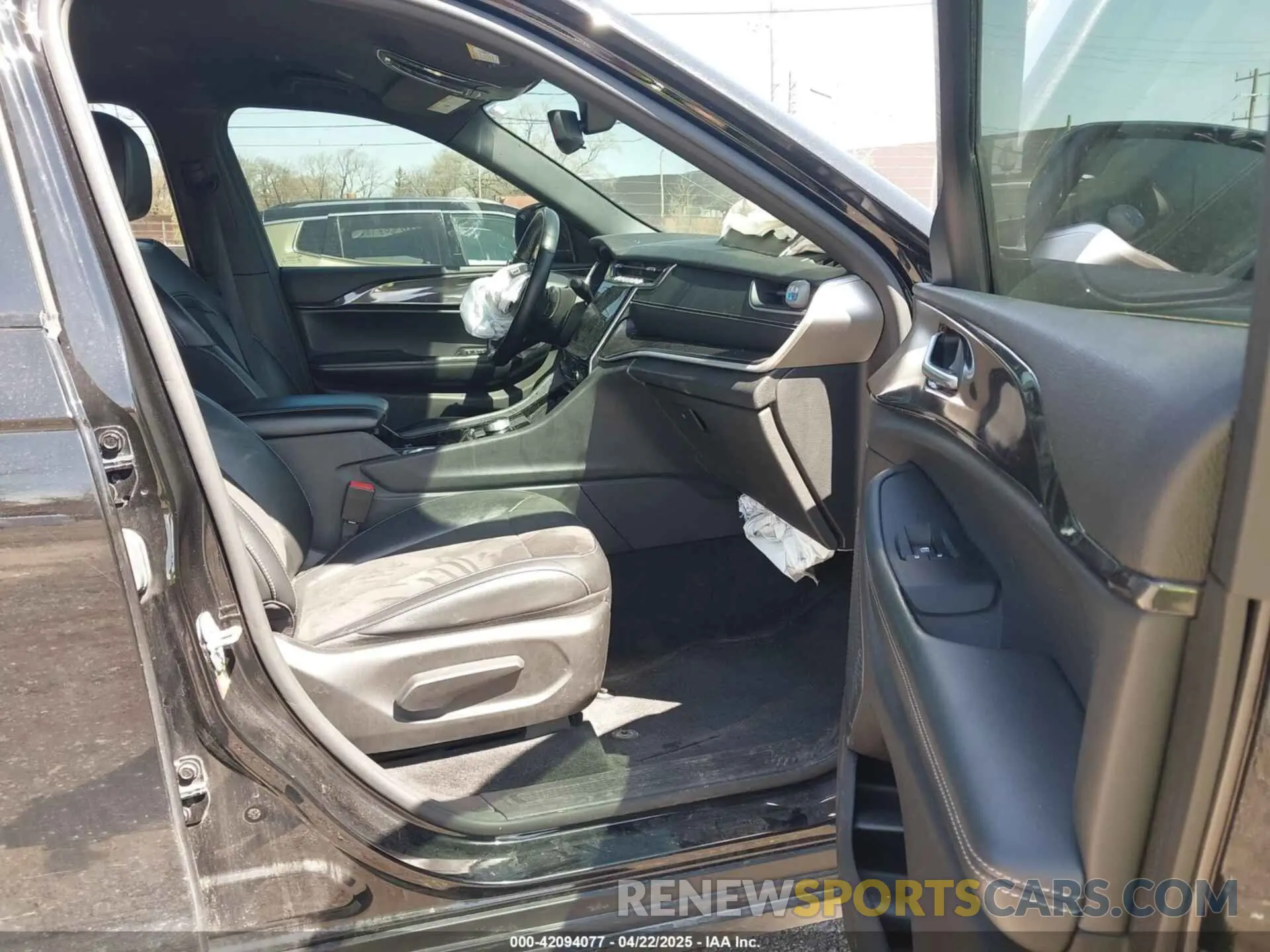 5 fotografías del automóvil dañado 1C4RJKAG5M8209138 JEEP GRAND CHEROKEE L 2021