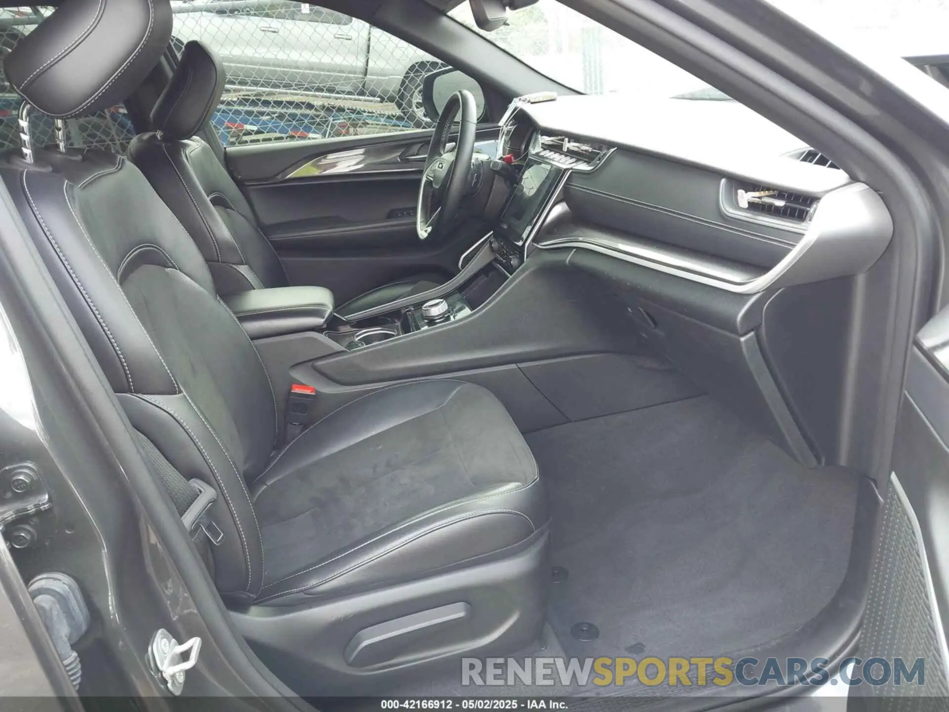 5 fotografías del automóvil dañado 1C4RJKAG7M8209836 JEEP GRAND CHEROKEE L 2021