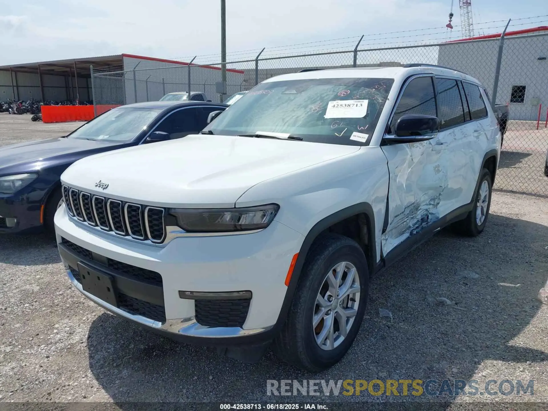 2 fotografías del automóvil dañado 1C4RJKBG0M8202547 JEEP GRAND CHEROKEE L 2021