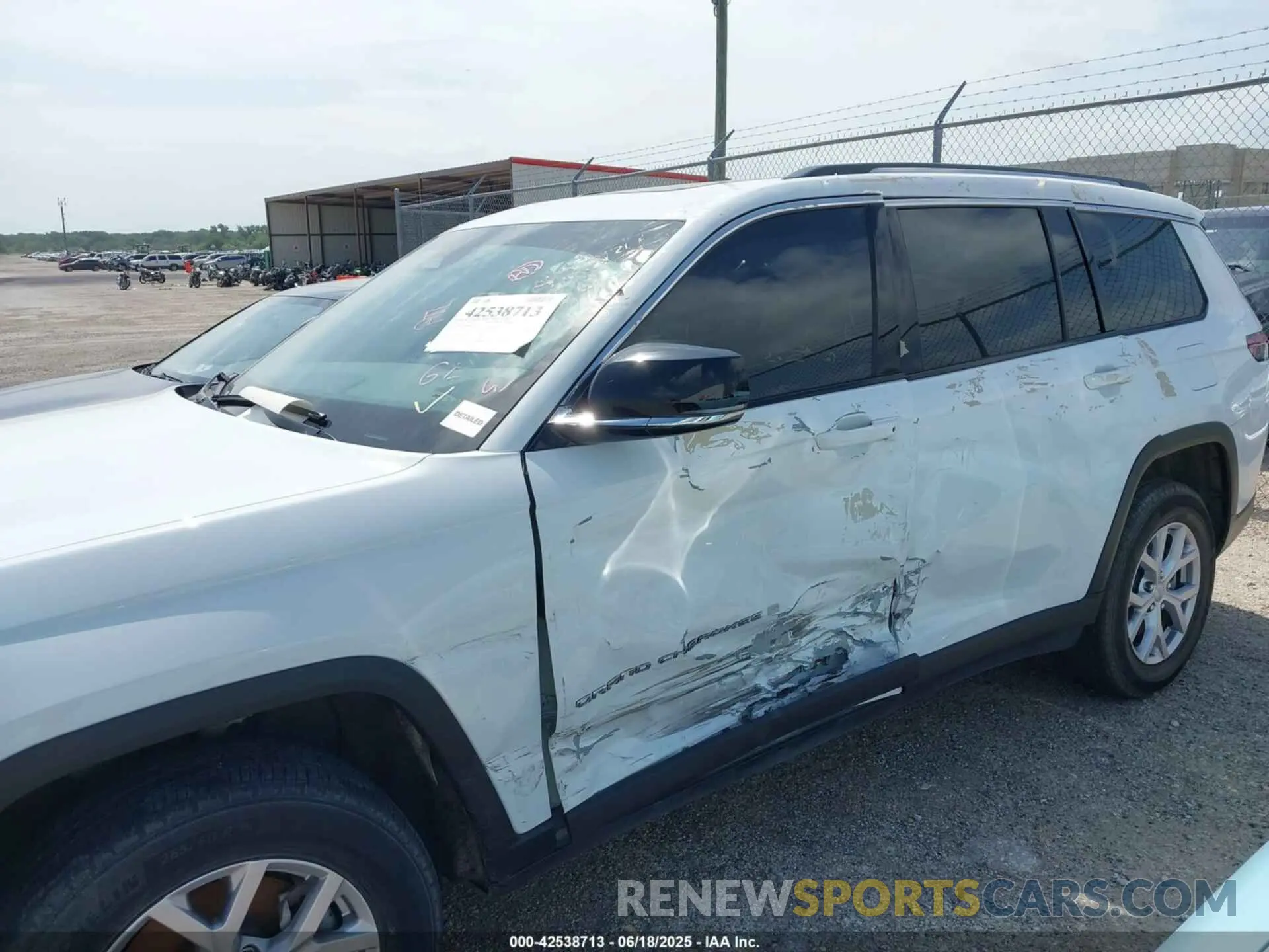 6 fotografías del automóvil dañado 1C4RJKBG0M8202547 JEEP GRAND CHEROKEE L 2021
