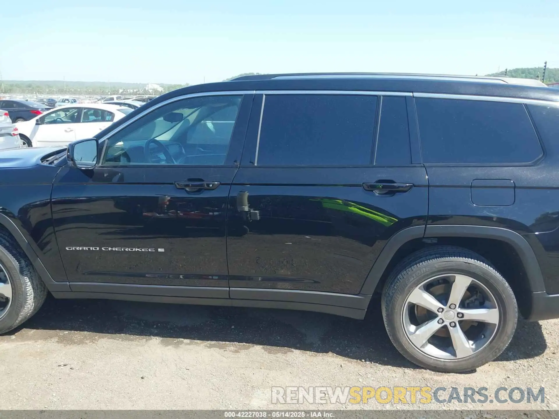14 fotografías del automóvil dañado 1C4RJKBG1M8105003 JEEP GRAND CHEROKEE L 2021