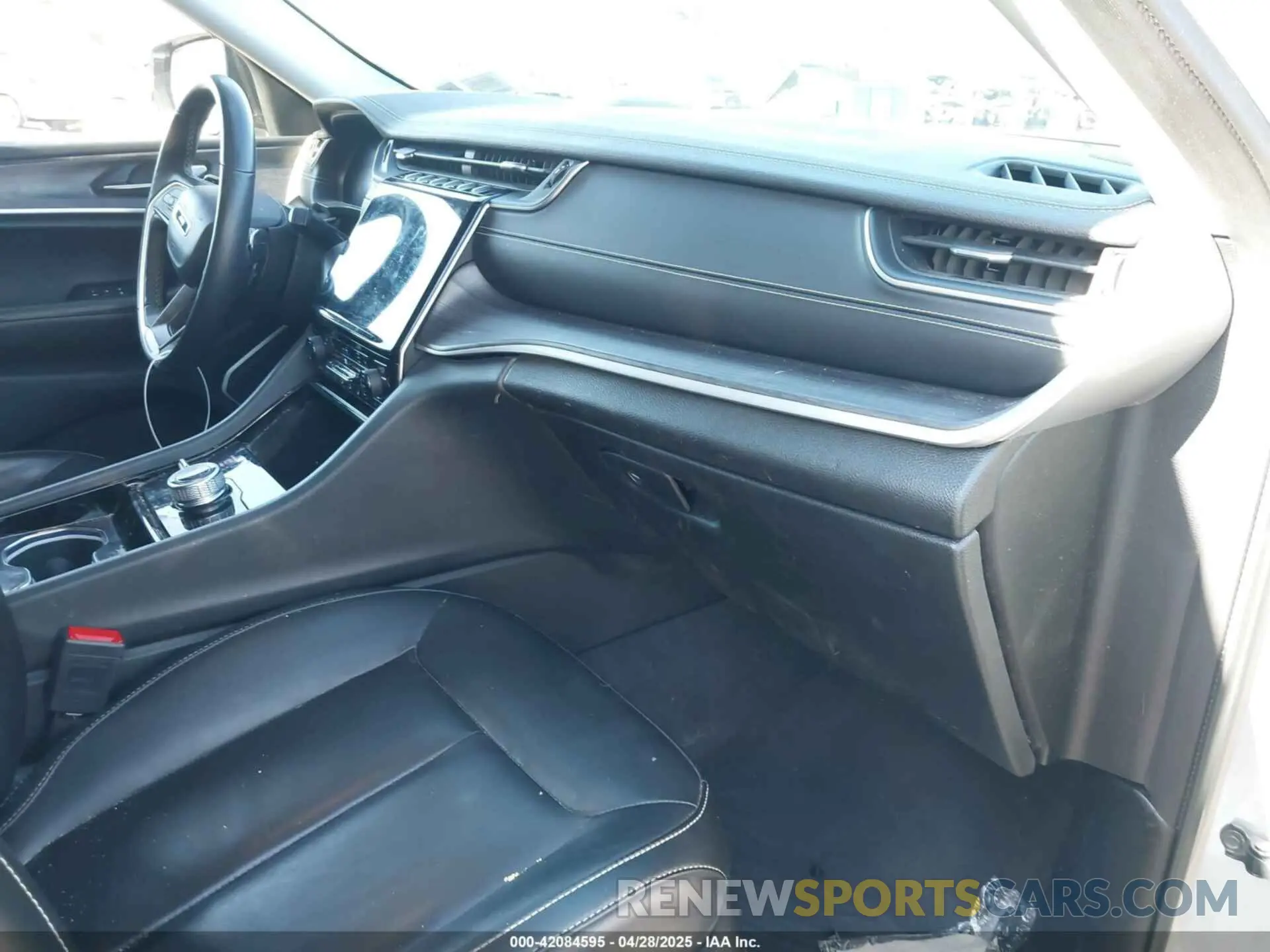 5 fotografías del automóvil dañado 1C4RJKBG1M8109598 JEEP GRAND CHEROKEE L 2021