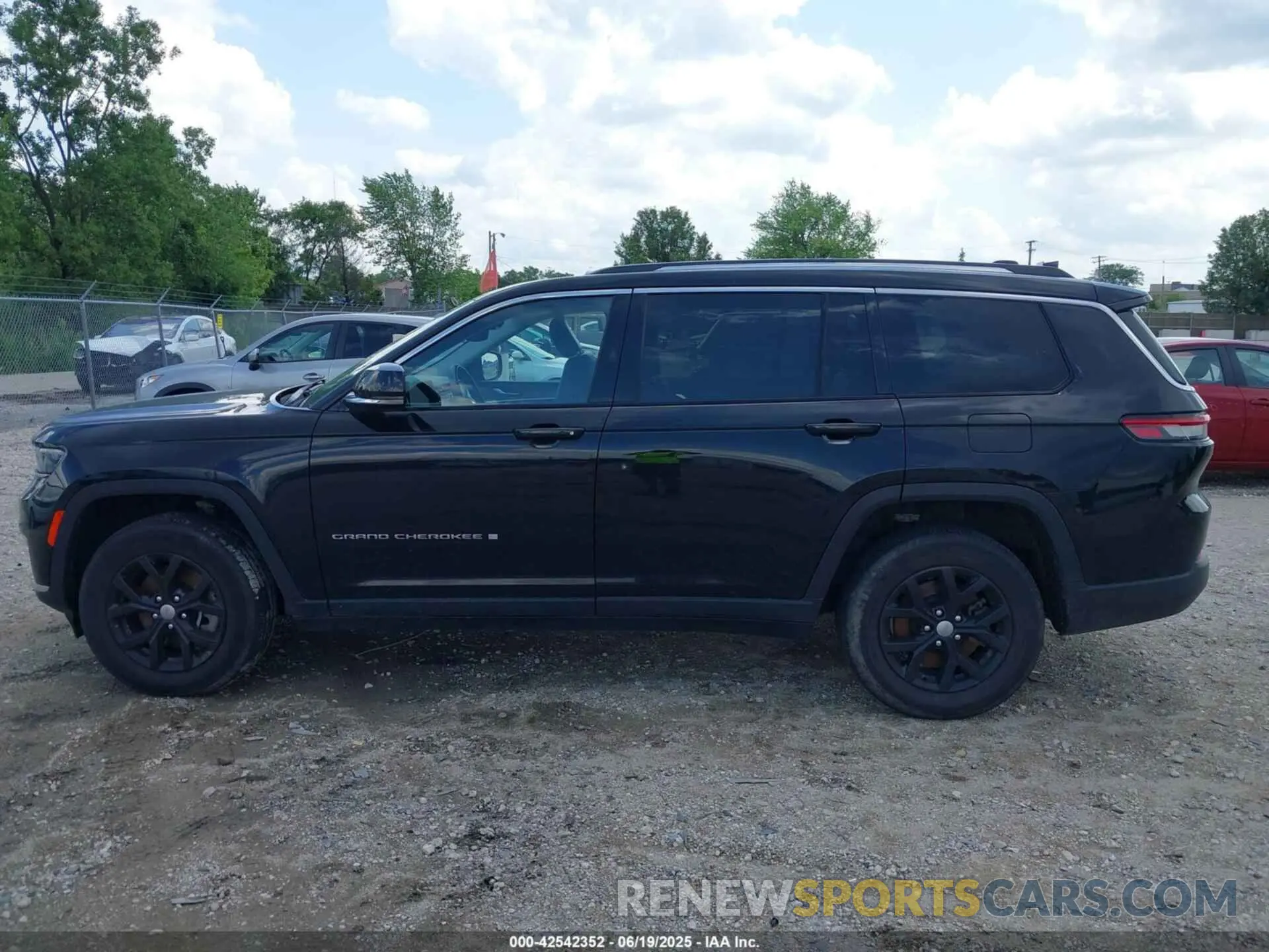 14 fotografías del automóvil dañado 1C4RJKBG1M8130354 JEEP GRAND CHEROKEE L 2021