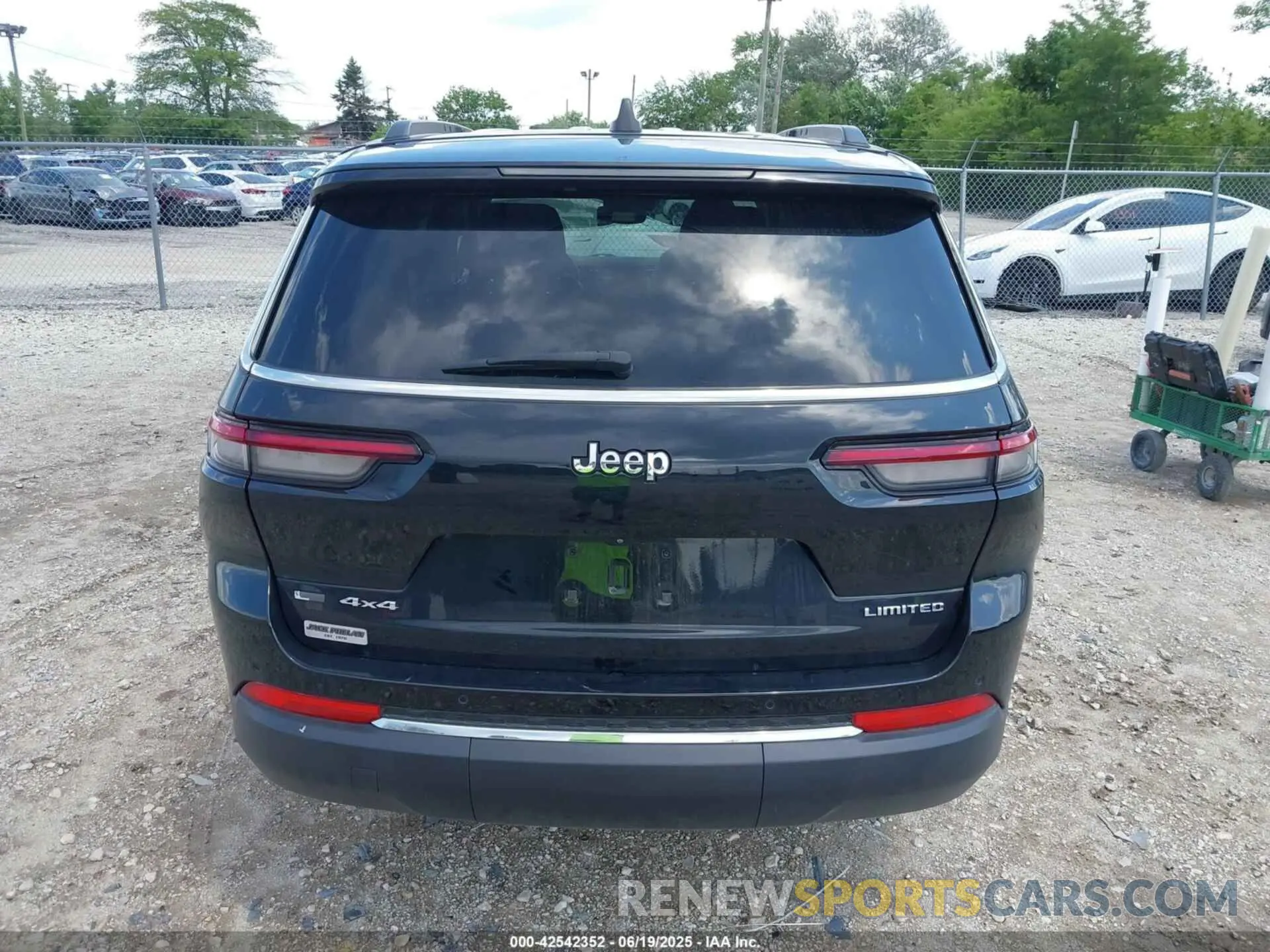 16 fotografías del automóvil dañado 1C4RJKBG1M8130354 JEEP GRAND CHEROKEE L 2021
