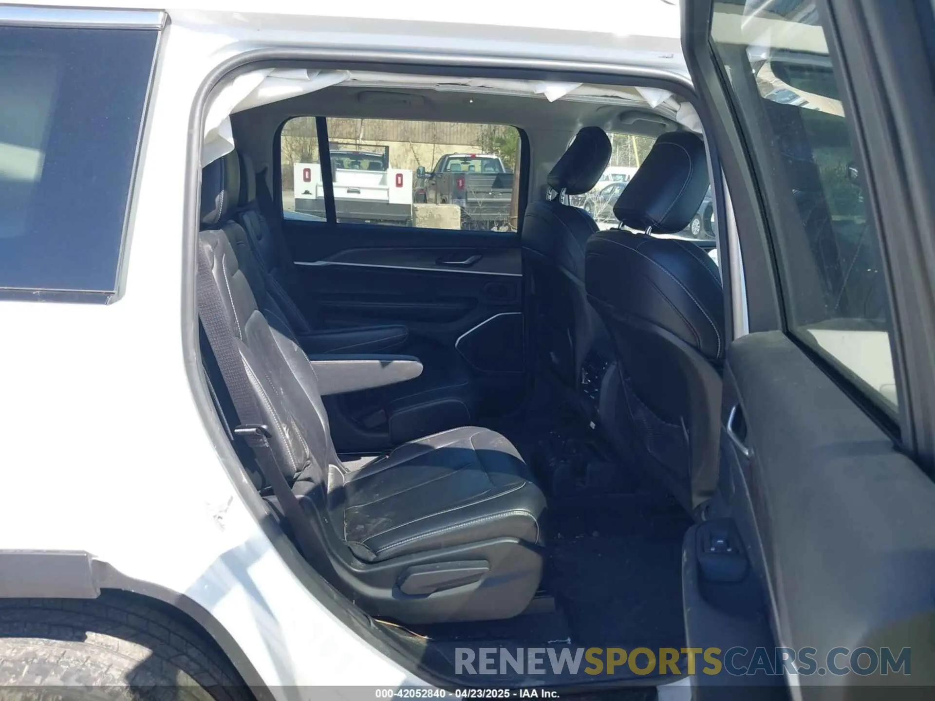 8 fotografías del automóvil dañado 1C4RJKBG1M8210916 JEEP GRAND CHEROKEE L 2021