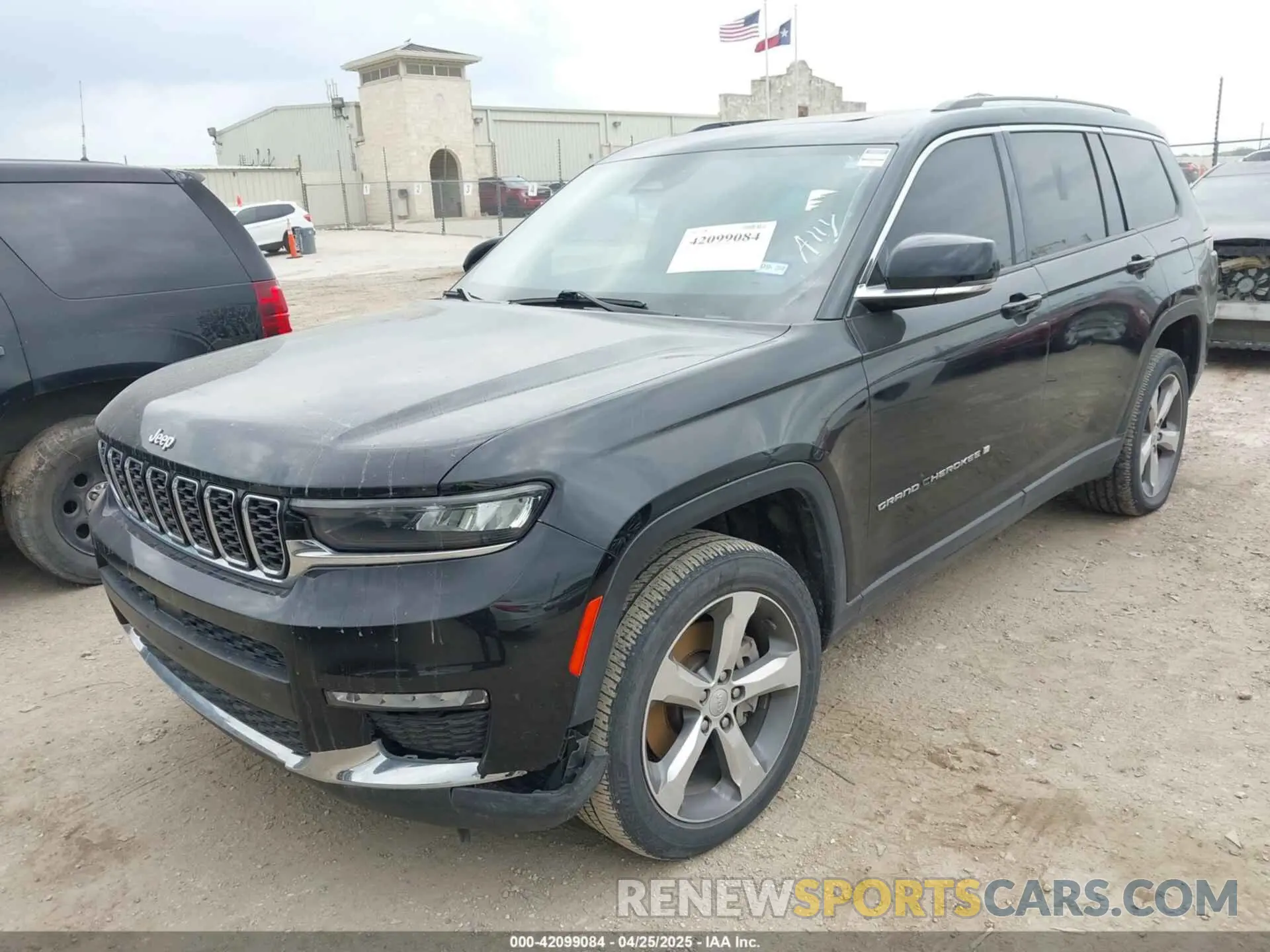2 fotografías del automóvil dañado 1C4RJKBG2M8108265 JEEP GRAND CHEROKEE L 2021