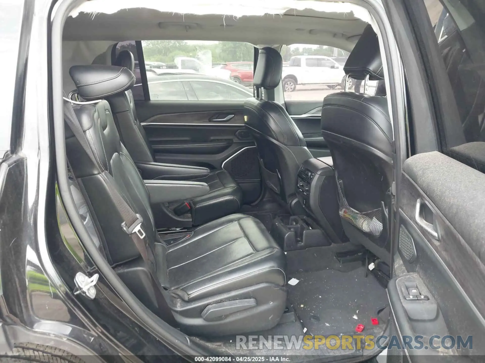 8 fotografías del automóvil dañado 1C4RJKBG2M8108265 JEEP GRAND CHEROKEE L 2021