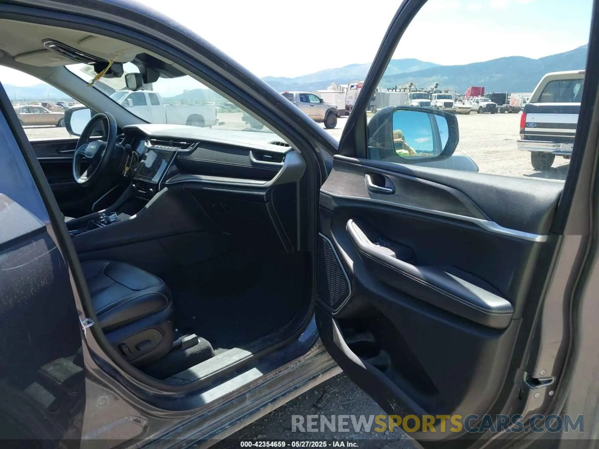 5 fotografías del automóvil dañado 1C4RJKBG2M8138950 JEEP GRAND CHEROKEE L 2021