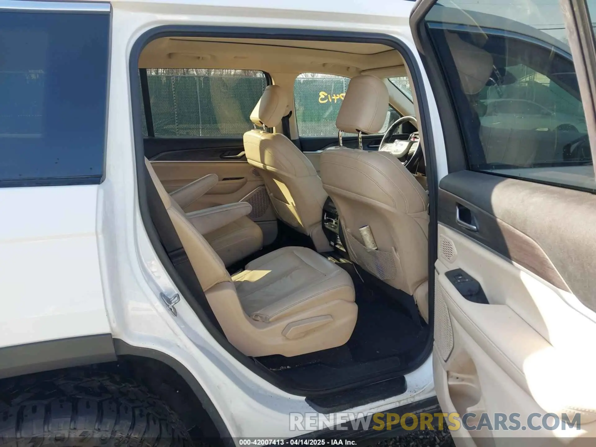8 fotografías del automóvil dañado 1C4RJKBG2M8169342 JEEP GRAND CHEROKEE L 2021