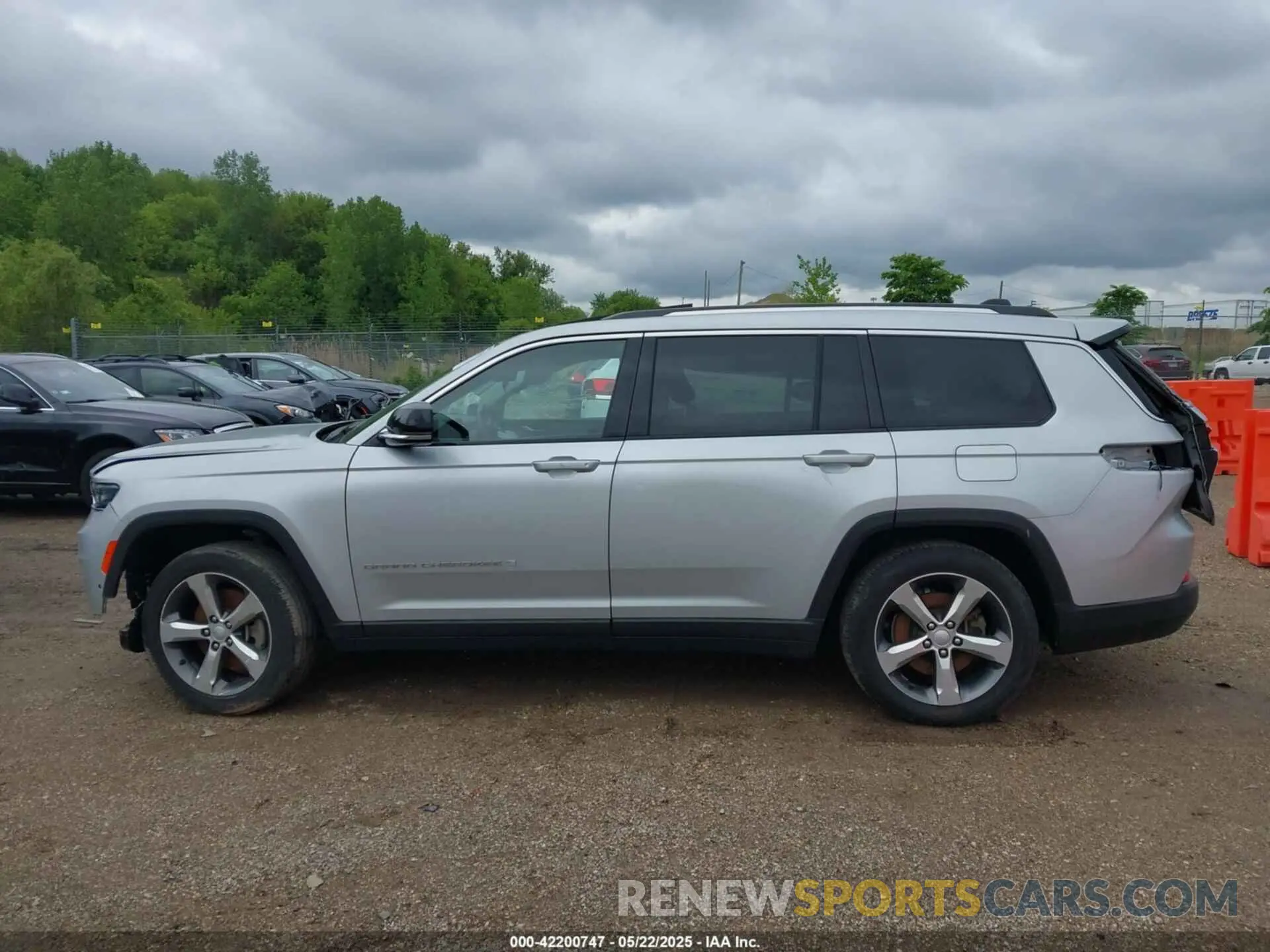 13 fotografías del automóvil dañado 1C4RJKBG3M8114379 JEEP GRAND CHEROKEE L 2021