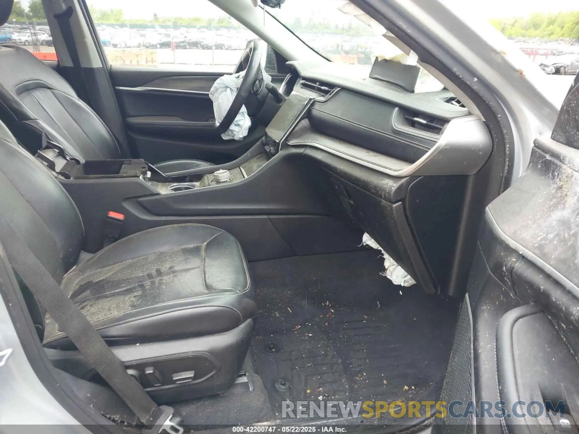 5 fotografías del automóvil dañado 1C4RJKBG3M8114379 JEEP GRAND CHEROKEE L 2021
