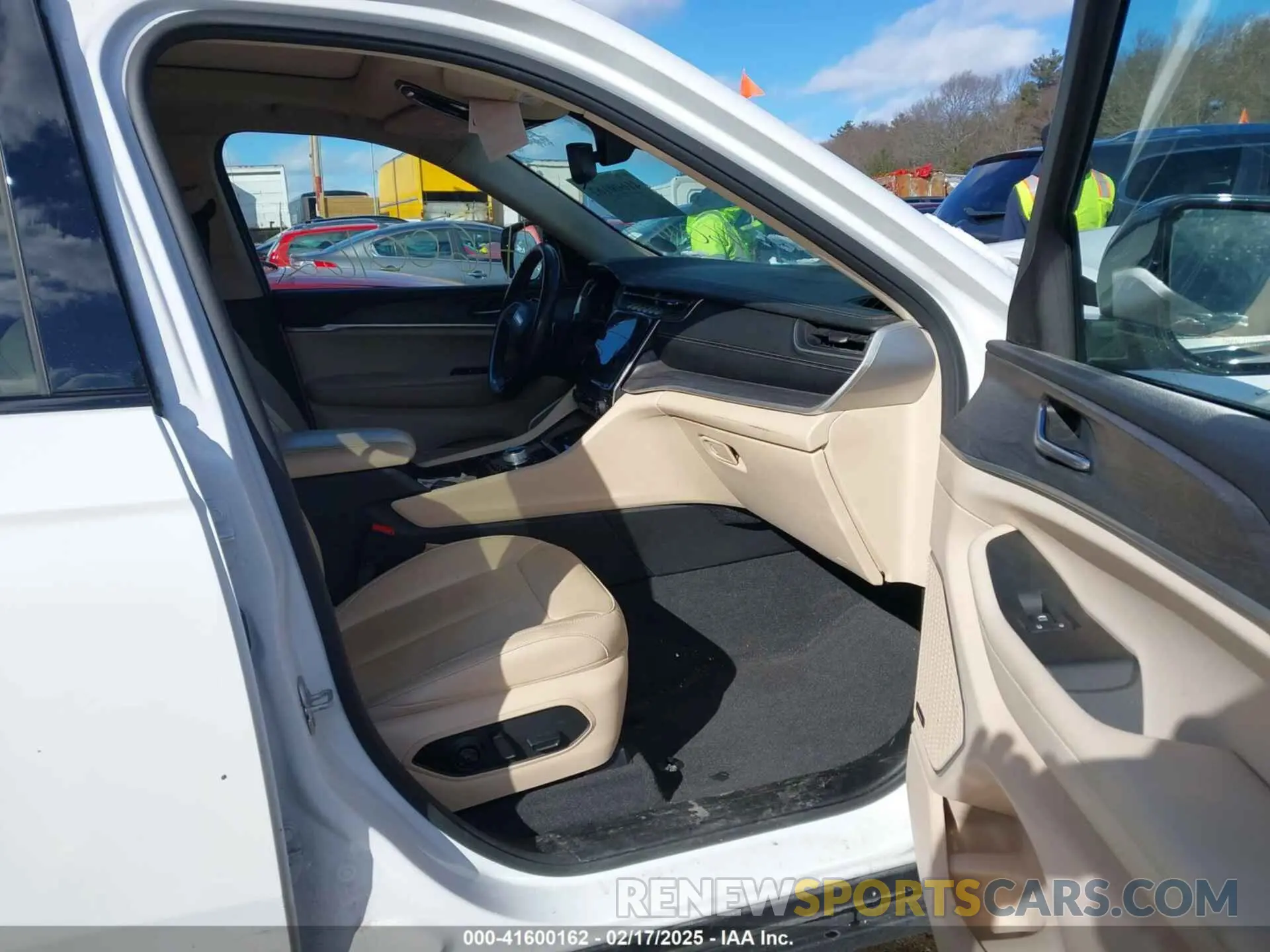 5 fotografías del automóvil dañado 1C4RJKBG4M8125519 JEEP GRAND CHEROKEE L 2021