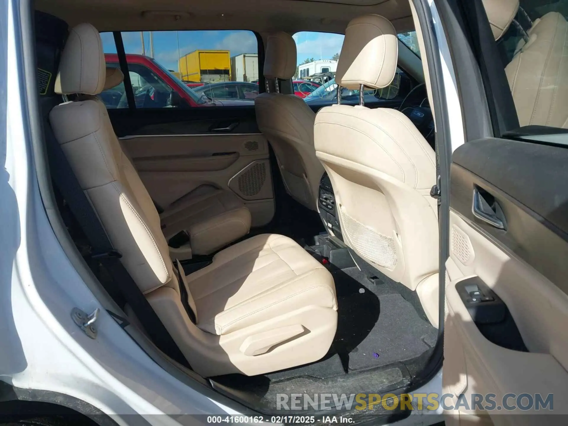 8 fotografías del automóvil dañado 1C4RJKBG4M8125519 JEEP GRAND CHEROKEE L 2021