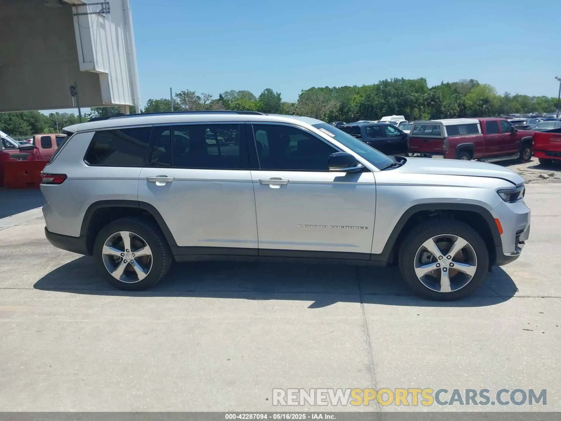 13 fotografías del automóvil dañado 1C4RJKBG5M8101312 JEEP GRAND CHEROKEE L 2021