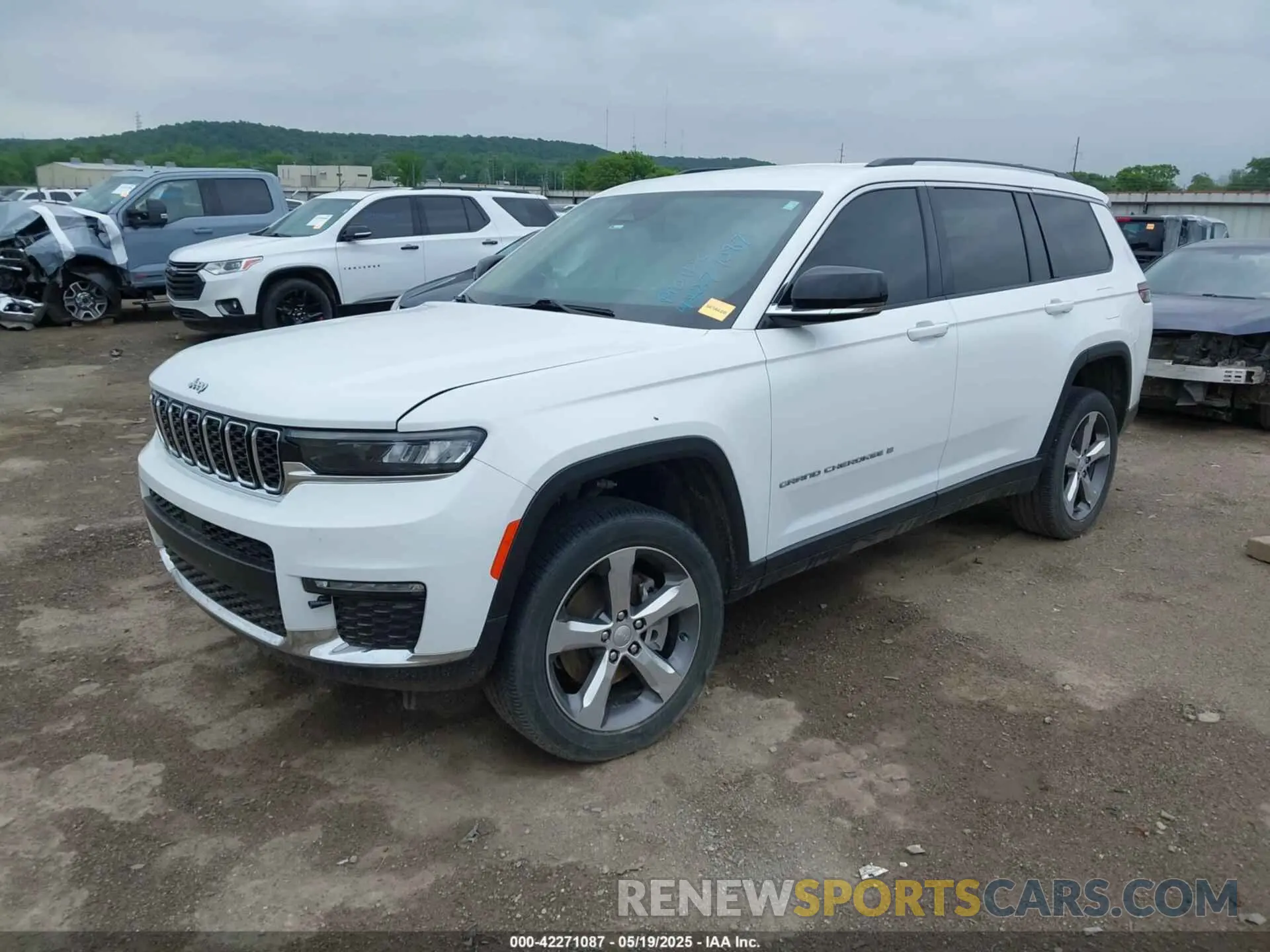 2 fotografías del automóvil dañado 1C4RJKBG5M8186488 JEEP GRAND CHEROKEE L 2021