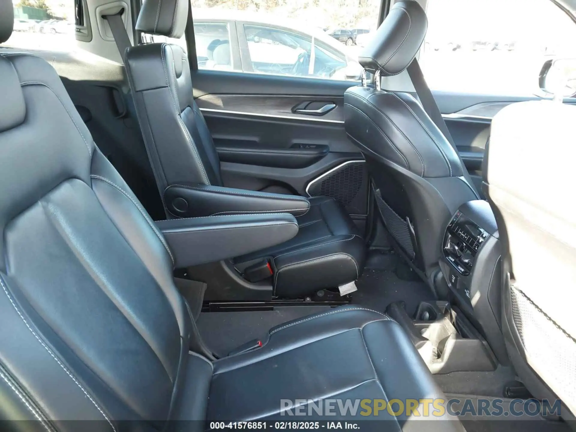 8 fotografías del automóvil dañado 1C4RJKBG6M8142905 JEEP GRAND CHEROKEE L 2021