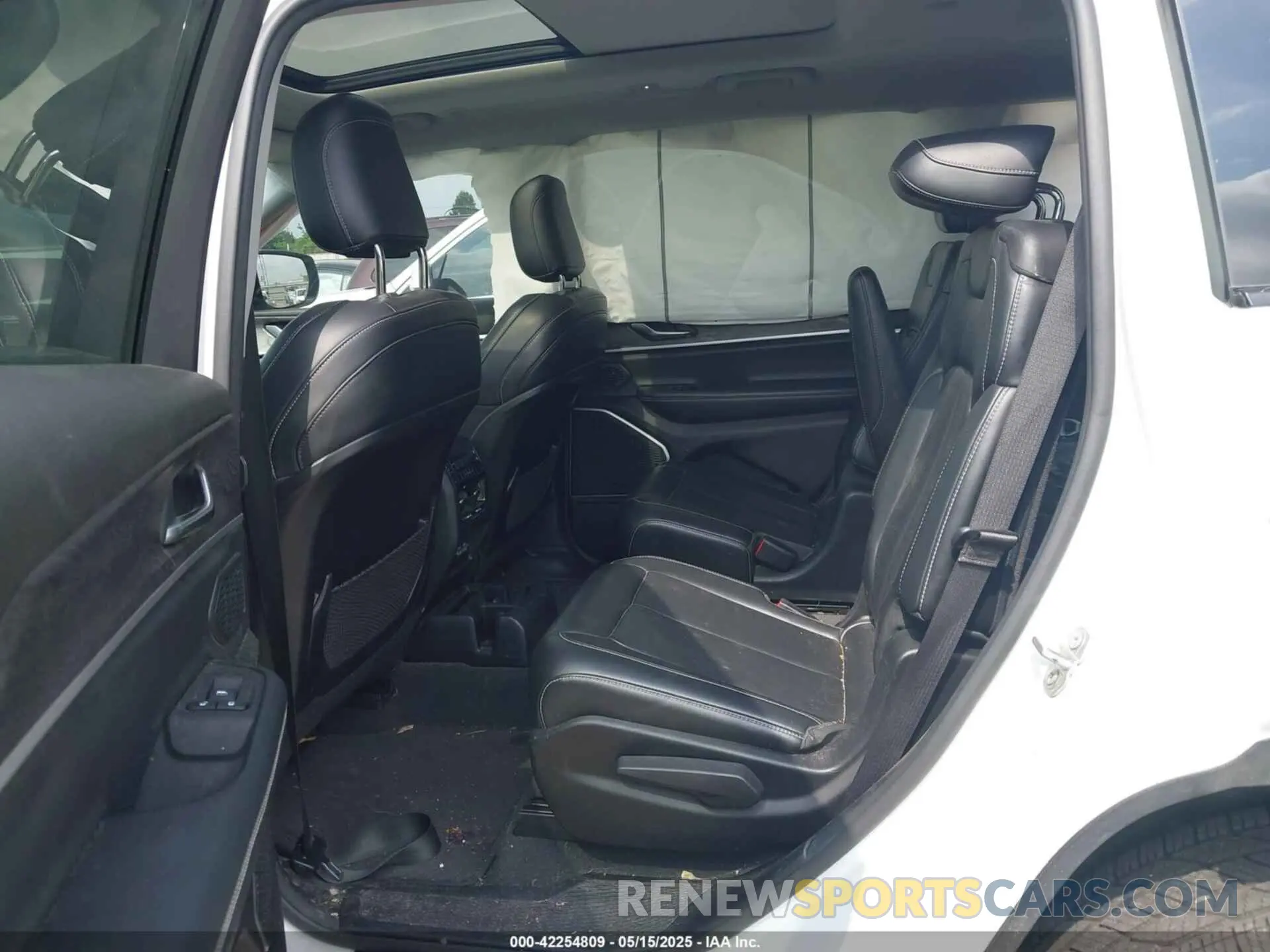8 fotografías del automóvil dañado 1C4RJKBG7M8101781 JEEP GRAND CHEROKEE L 2021