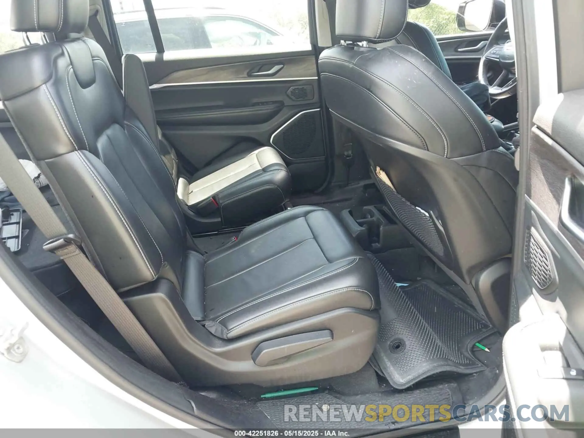 8 fotografías del automóvil dañado 1C4RJKBG7M8130262 JEEP GRAND CHEROKEE L 2021