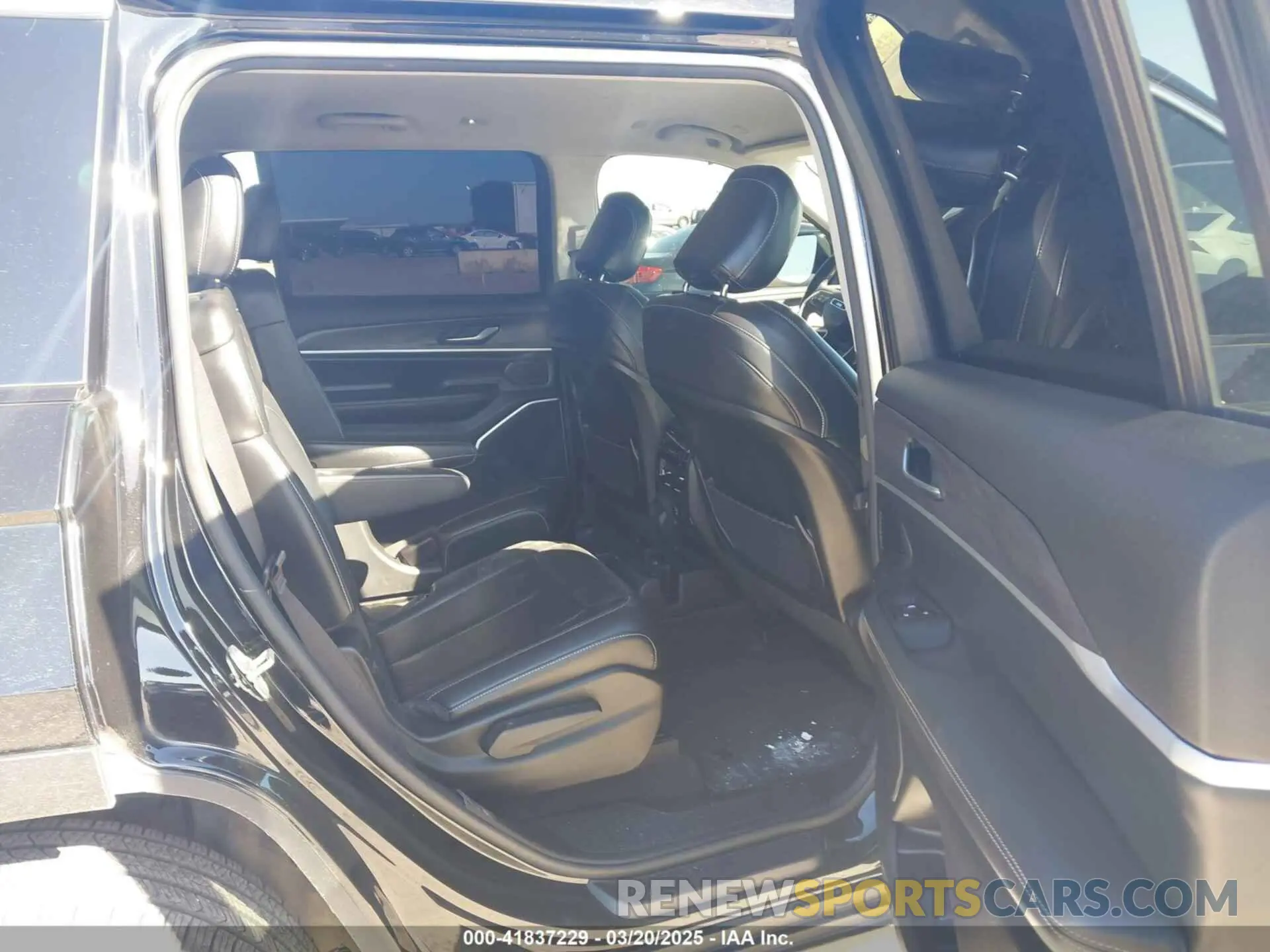8 fotografías del automóvil dañado 1C4RJKBG7M8190882 JEEP GRAND CHEROKEE L 2021