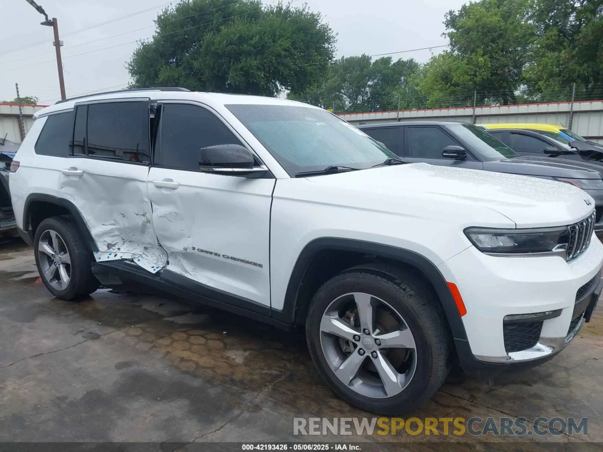 17 fotografías del automóvil dañado 1C4RJKBG9M8172027 JEEP GRAND CHEROKEE L 2021