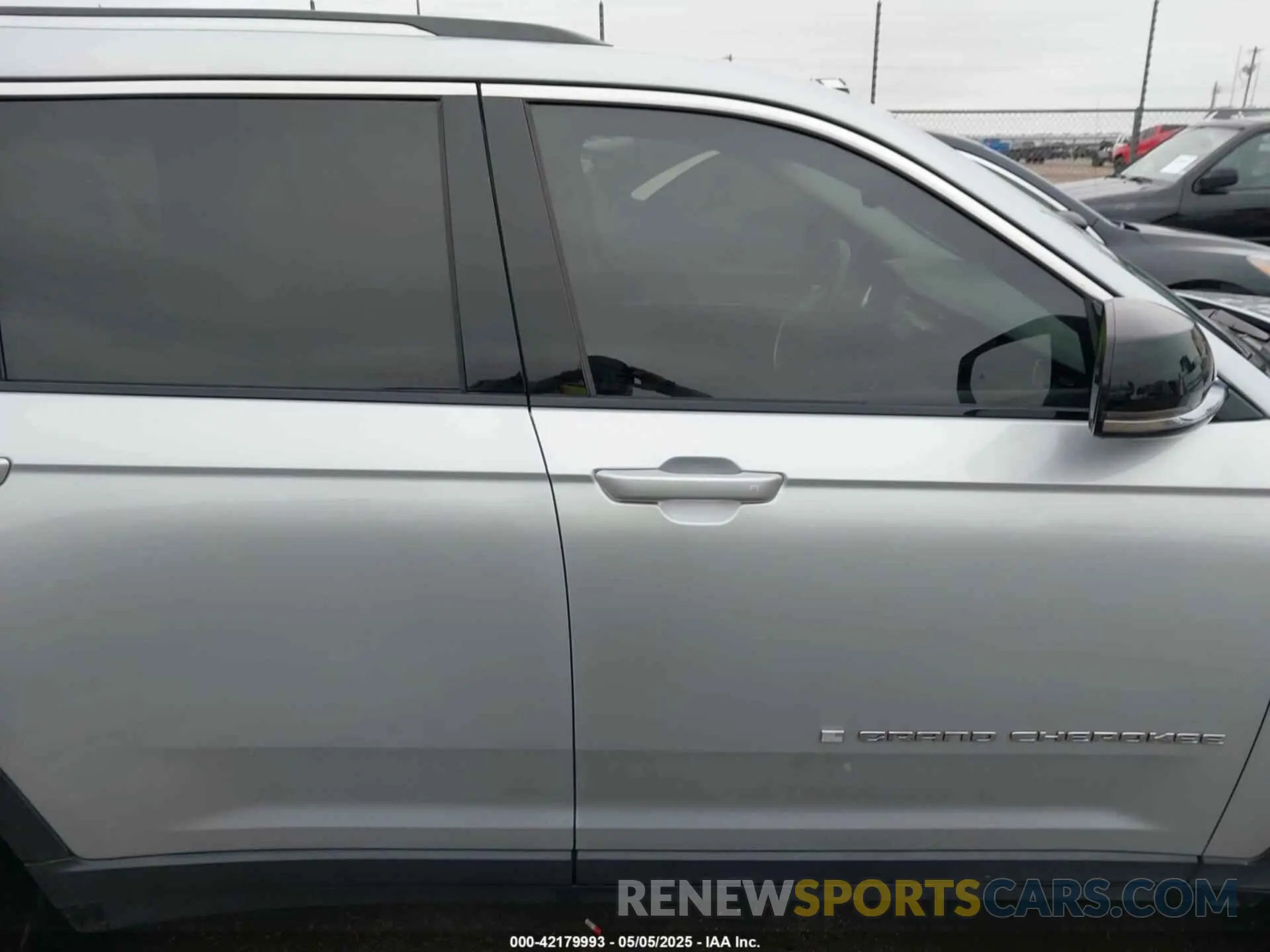 13 fotografías del automóvil dañado 1C4RJKBGXM8109793 JEEP GRAND CHEROKEE L 2021