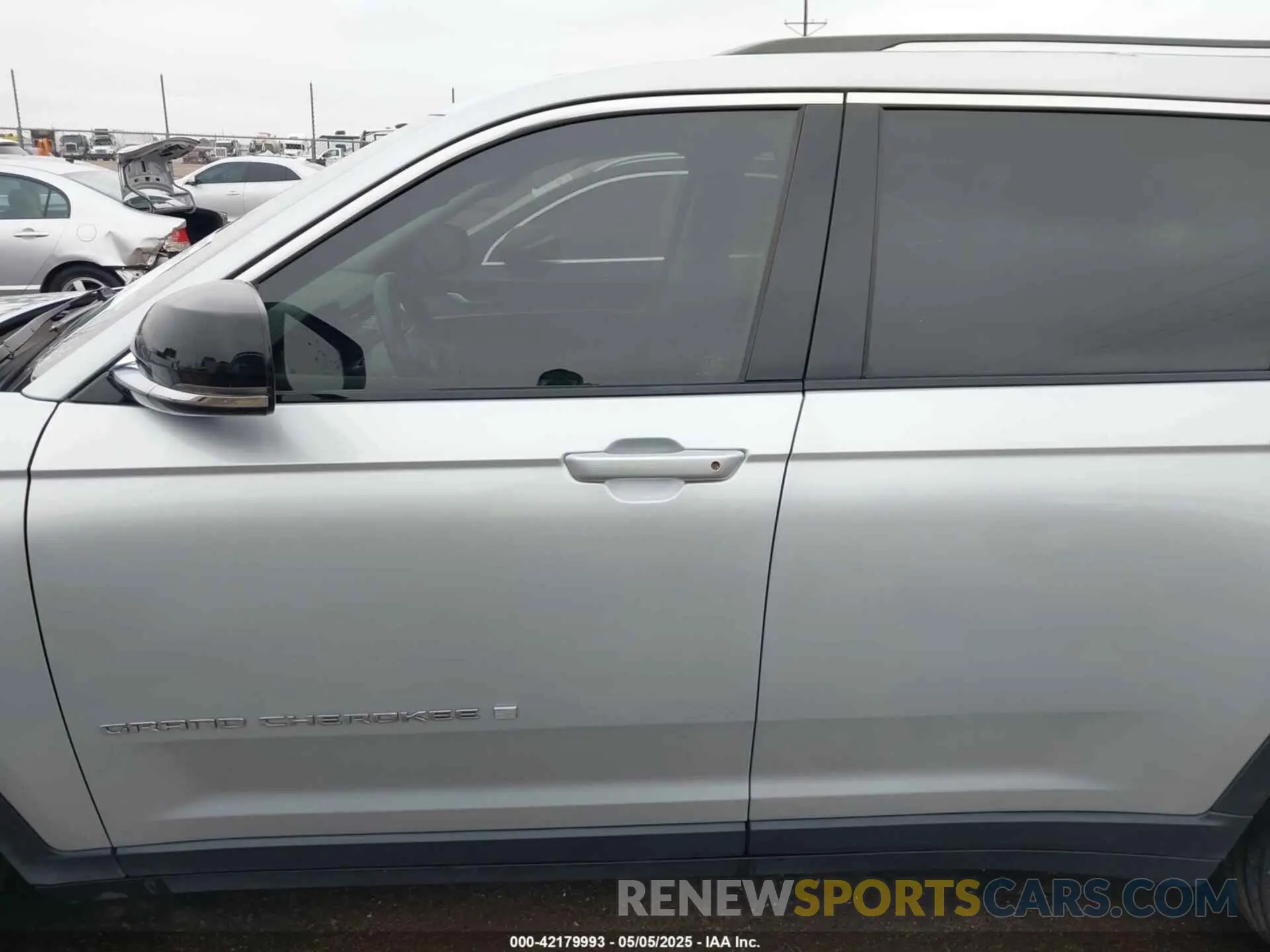 14 fotografías del automóvil dañado 1C4RJKBGXM8109793 JEEP GRAND CHEROKEE L 2021