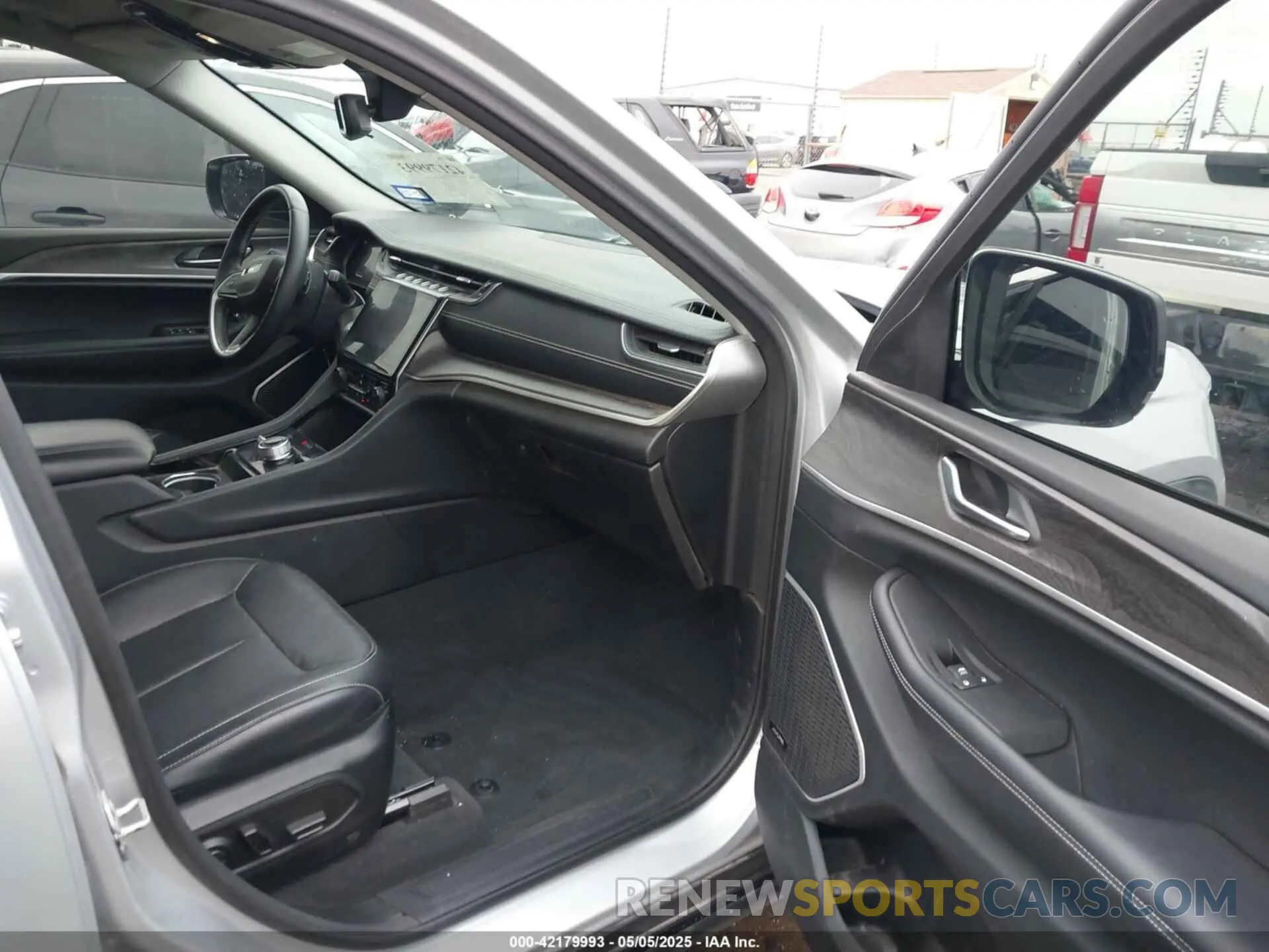 5 fotografías del automóvil dañado 1C4RJKBGXM8109793 JEEP GRAND CHEROKEE L 2021
