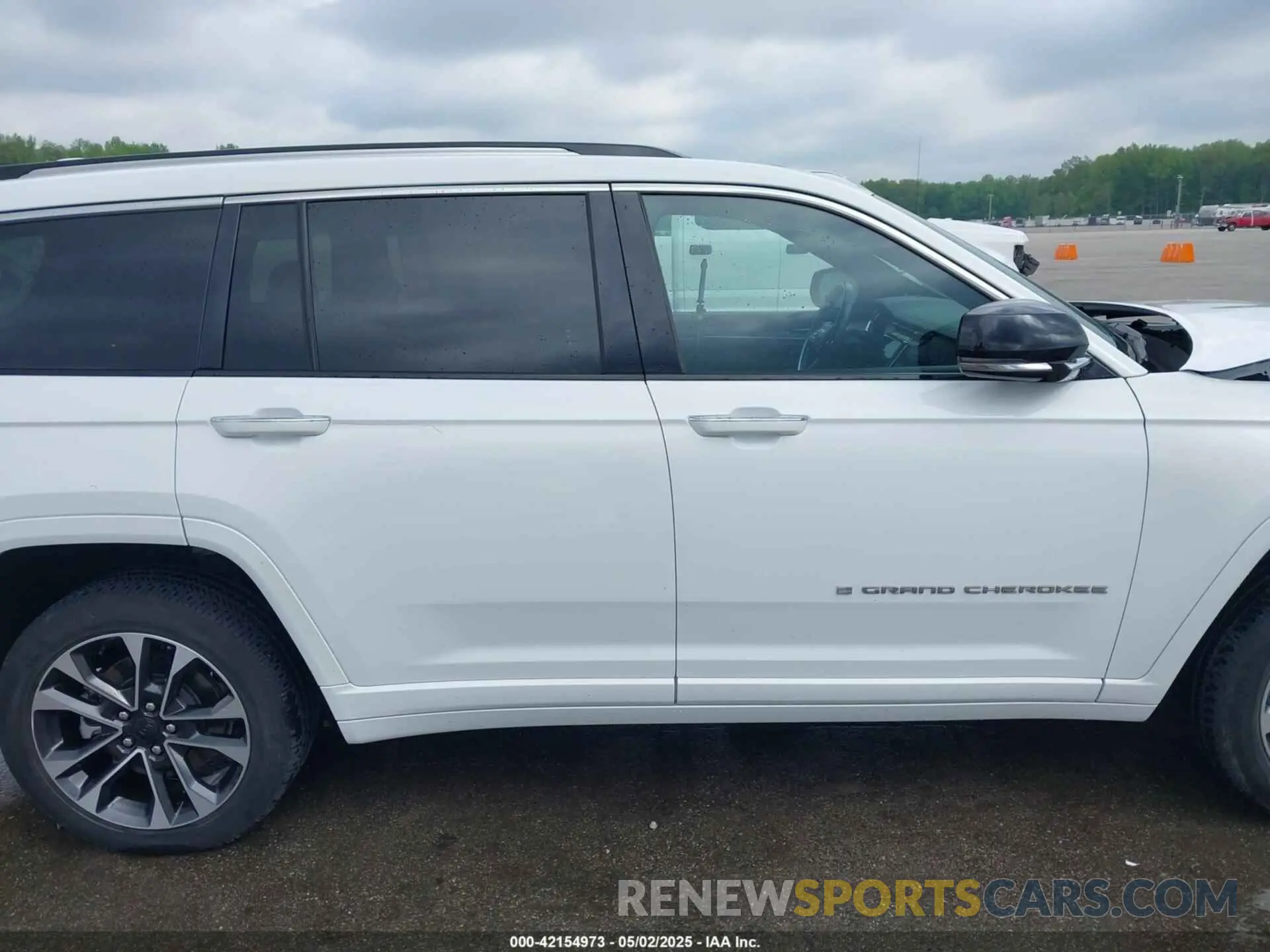 14 fotografías del automóvil dañado 1C4RJKDG9M8123357 JEEP GRAND CHEROKEE L 2021