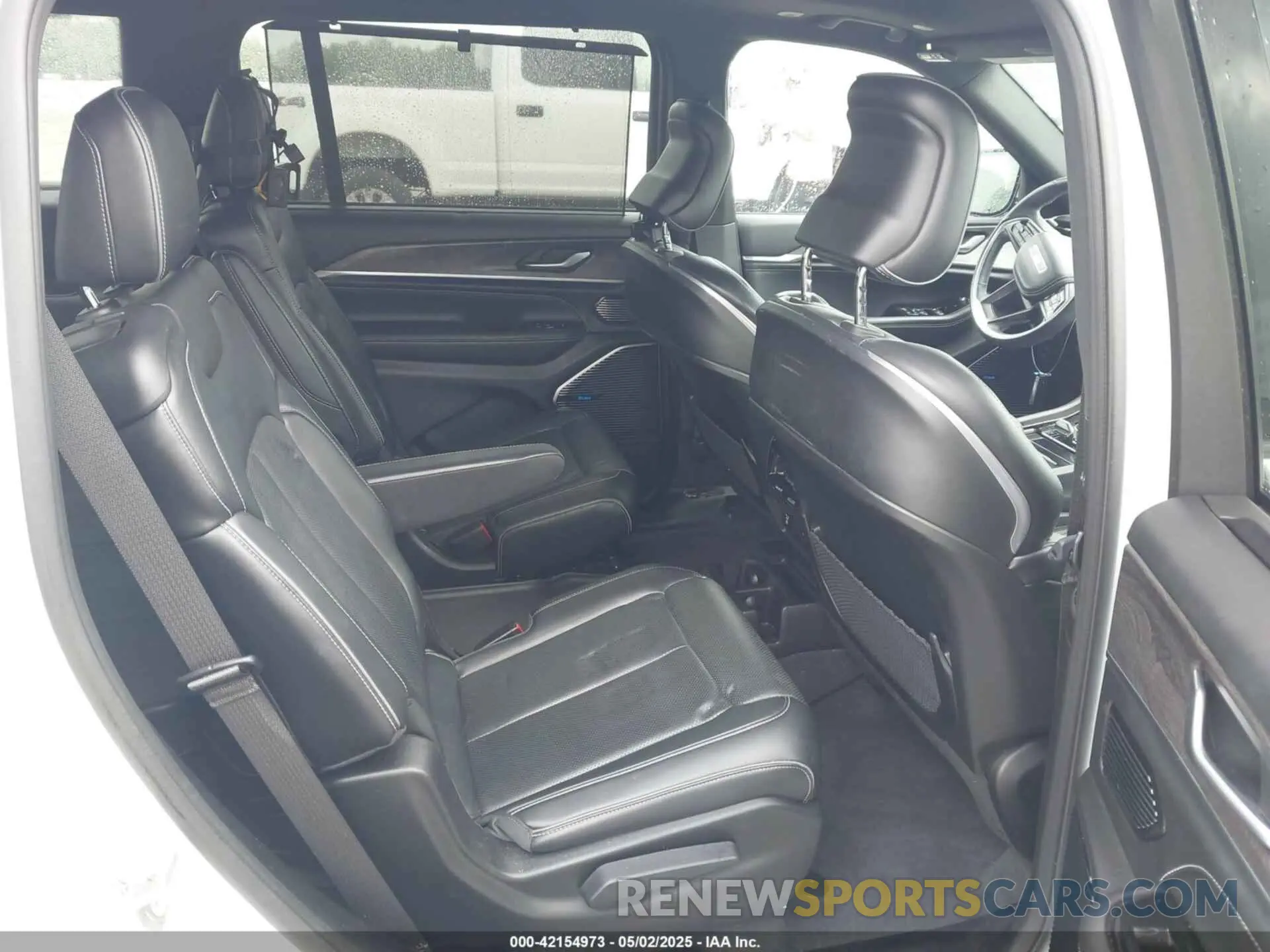 8 fotografías del automóvil dañado 1C4RJKDG9M8123357 JEEP GRAND CHEROKEE L 2021