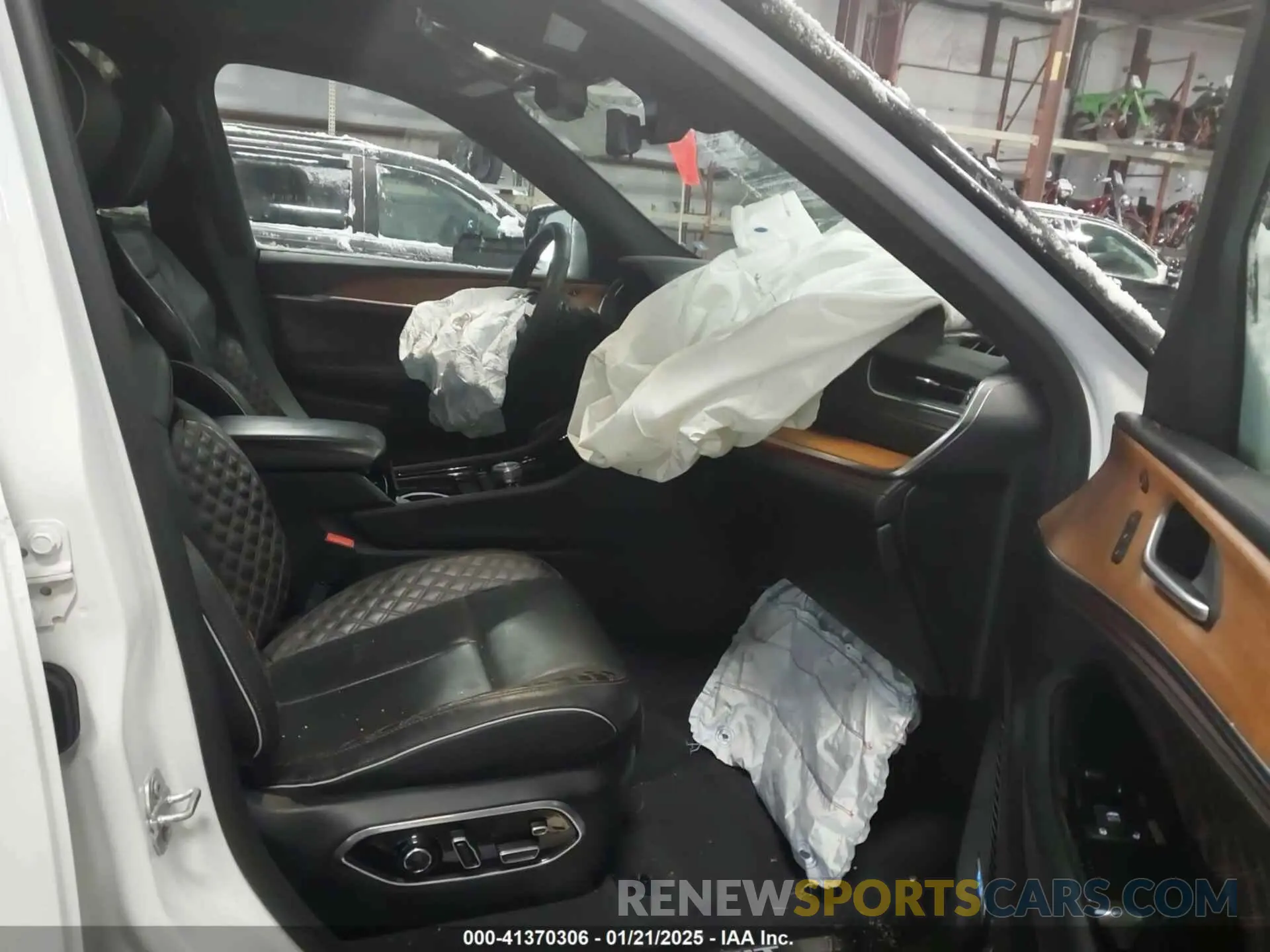 5 fotografías del automóvil dañado 1C4RJKEG9M8212876 JEEP GRAND CHEROKEE L 2021