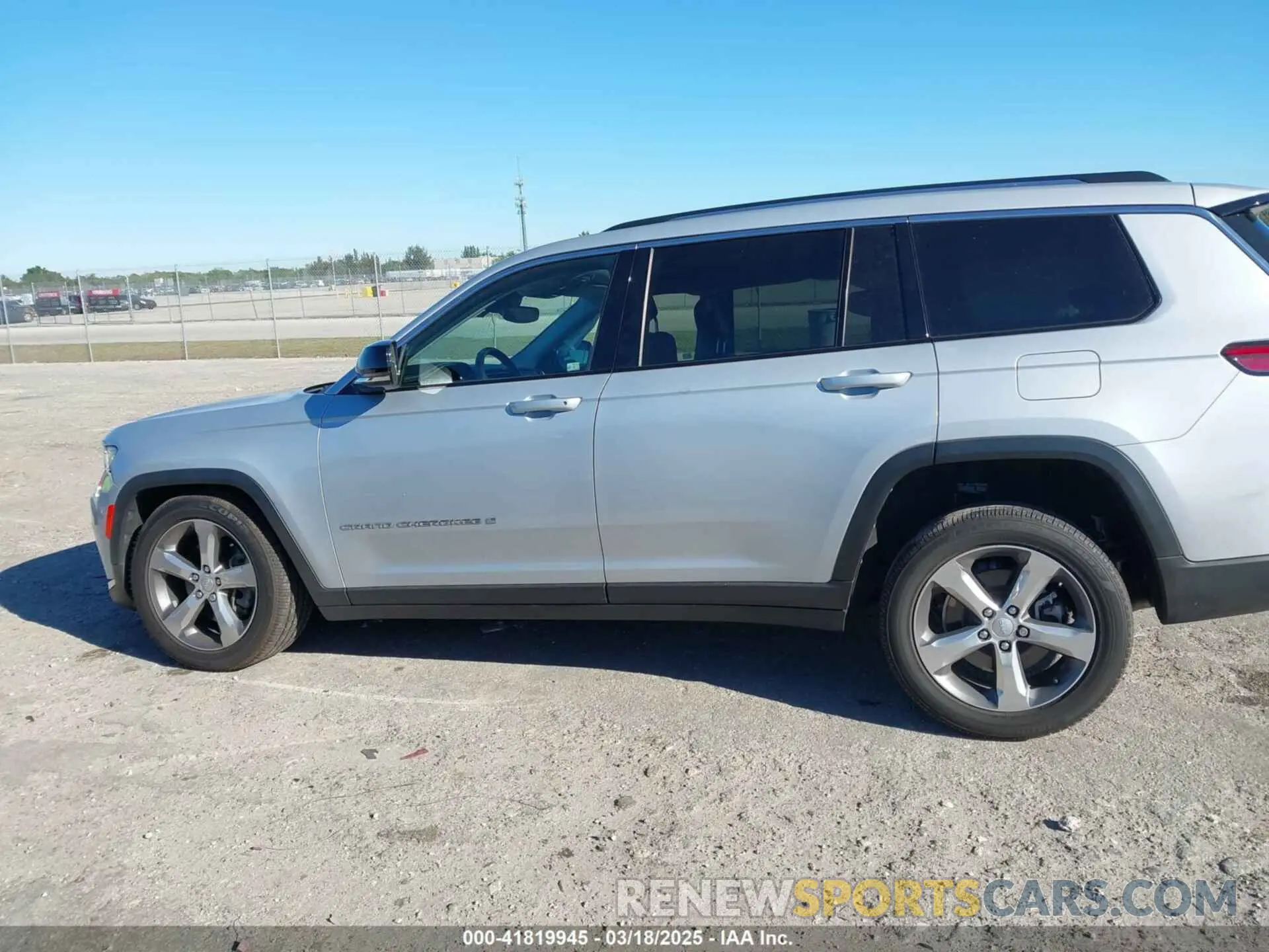 14 fotografías del automóvil dañado 1C4RJJBGXN8528951 JEEP GRAND CHEROKEE L 2022