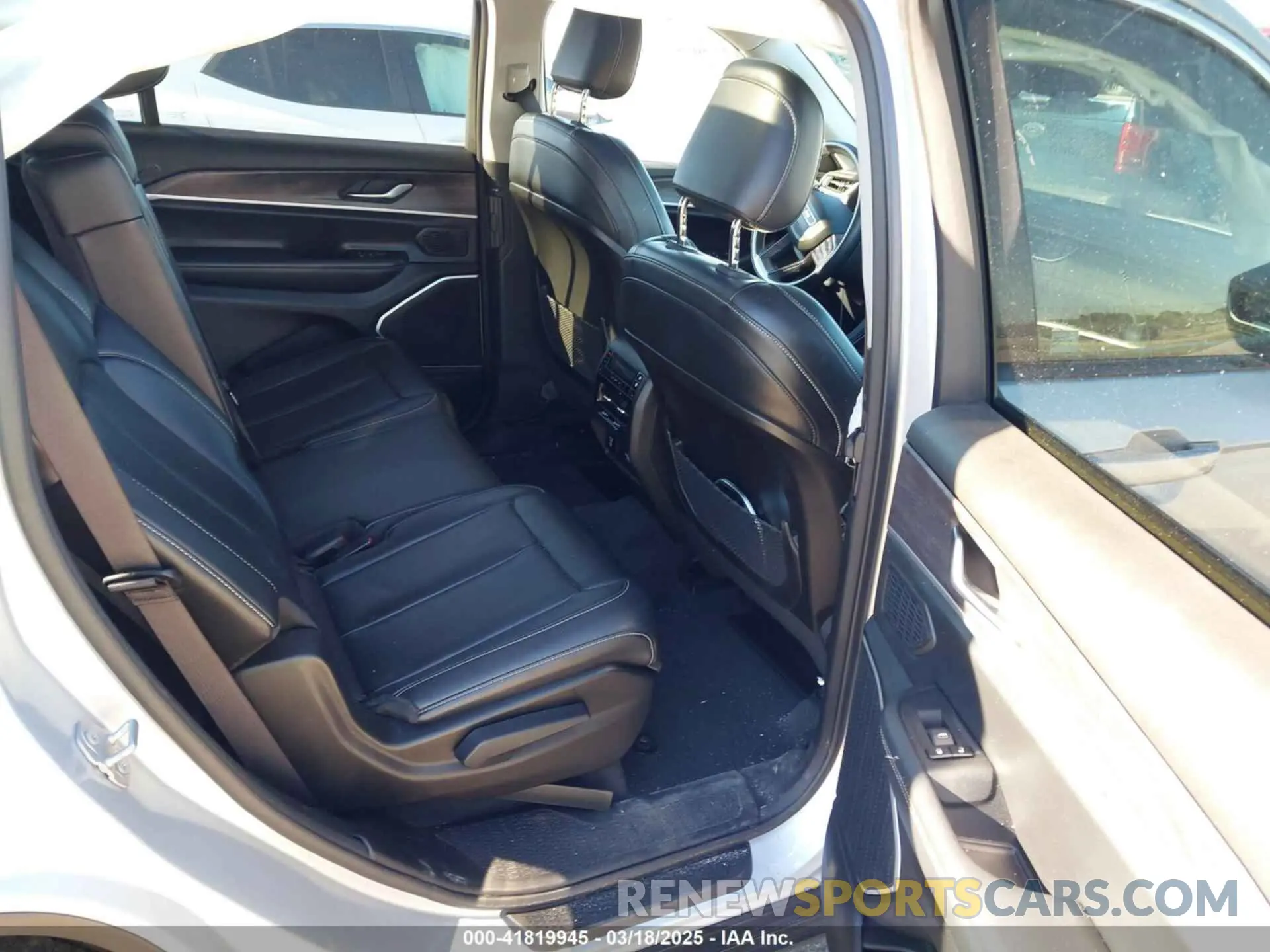 8 fotografías del automóvil dañado 1C4RJJBGXN8528951 JEEP GRAND CHEROKEE L 2022