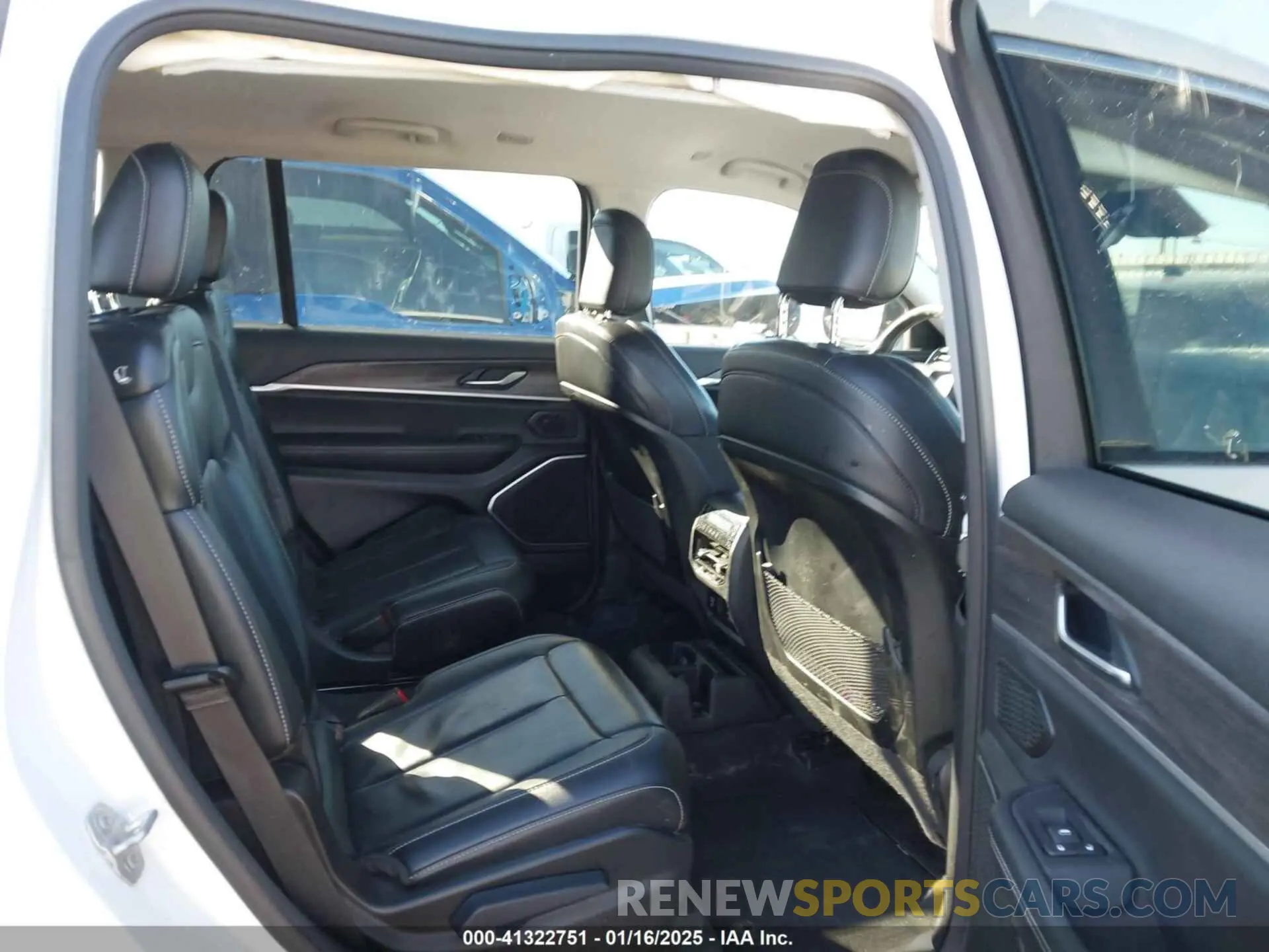8 fotografías del automóvil dañado 1C4RJKBG7N8622646 JEEP GRAND CHEROKEE L 2022