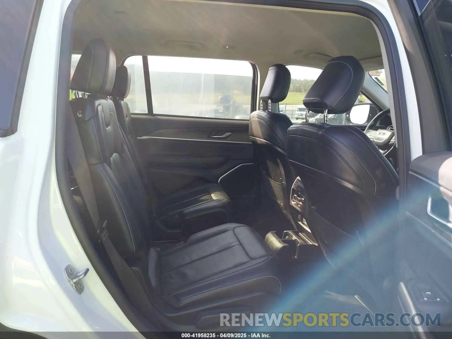 8 fotografías del automóvil dañado 1C4RJKBG8N8616323 JEEP GRAND CHEROKEE L 2022