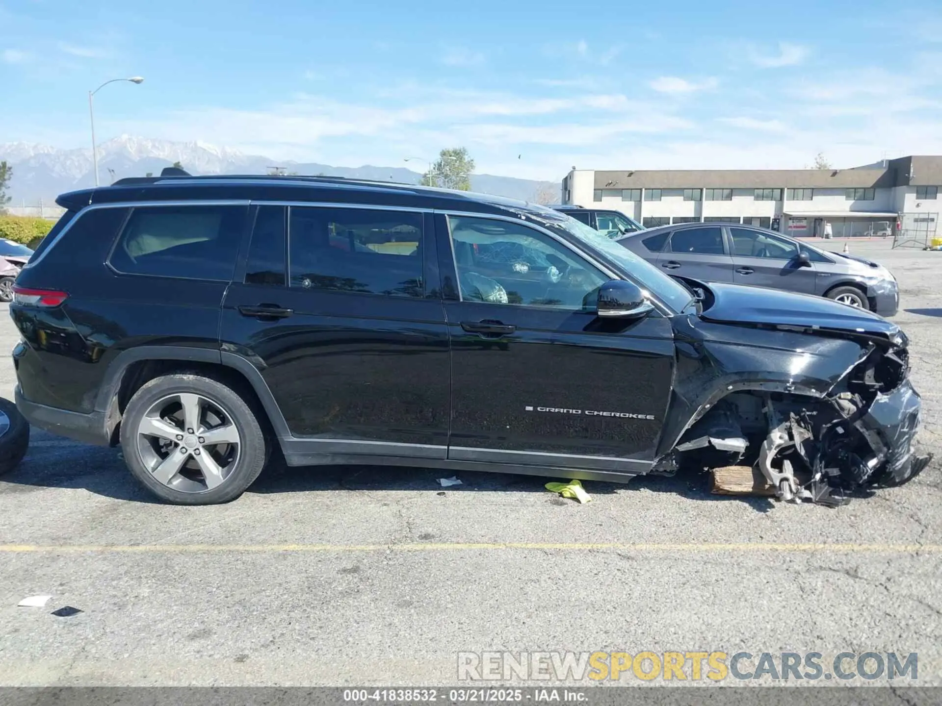 13 fotografías del automóvil dañado 1C4RJKBG9N8535377 JEEP GRAND CHEROKEE L 2022